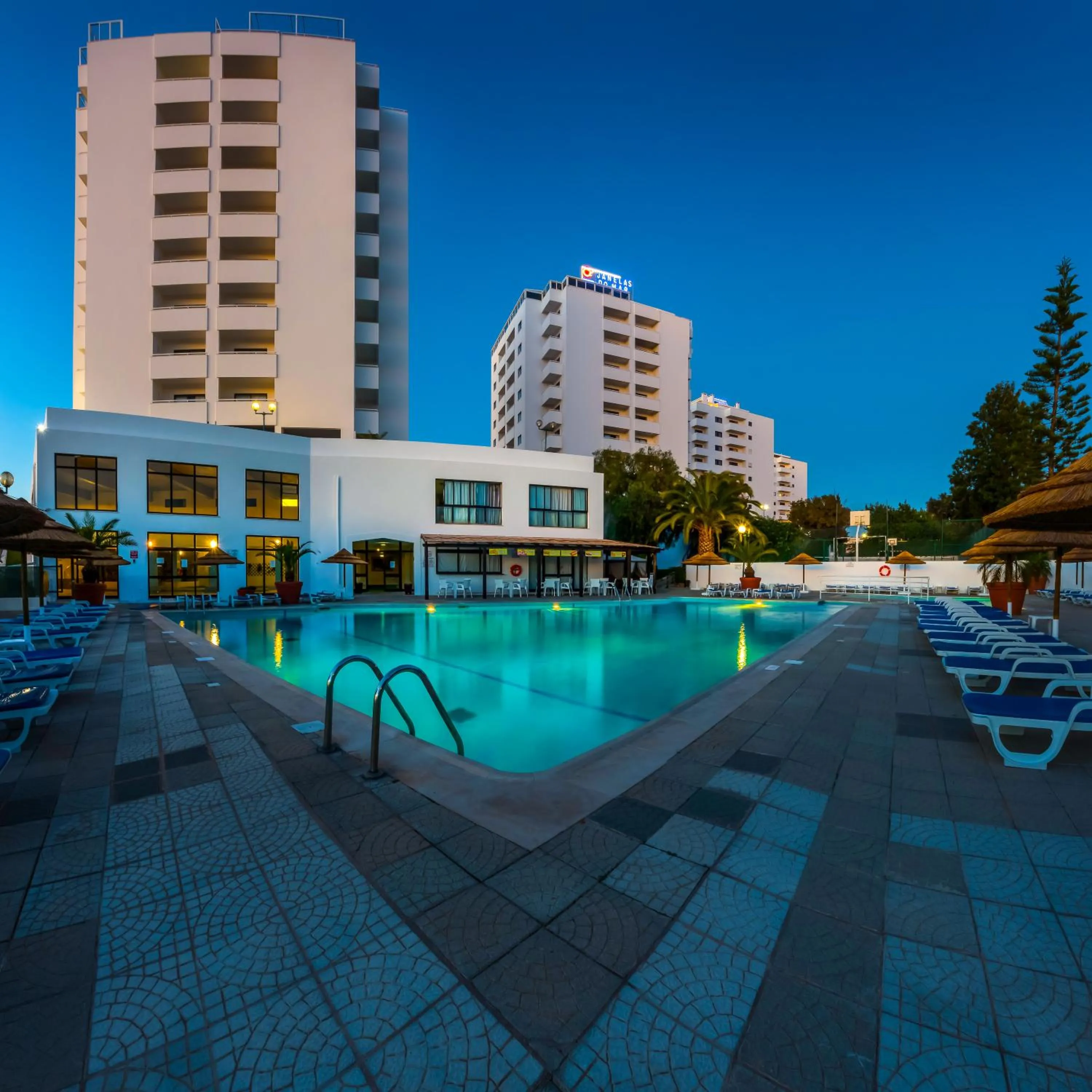 Property building in Janelas do Mar Apartamentos Turisticos