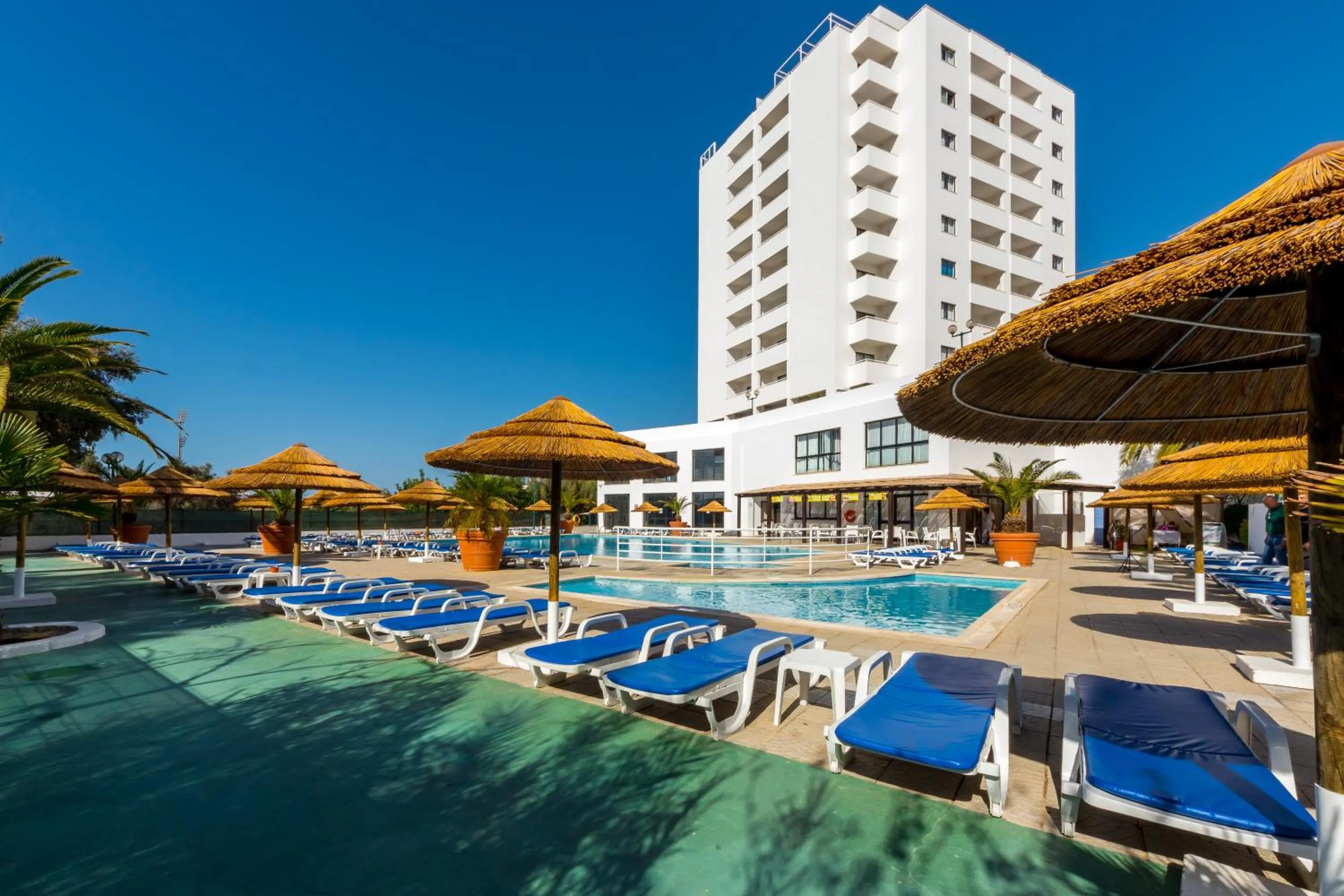 Property building in Janelas do Mar Apartamentos Turisticos