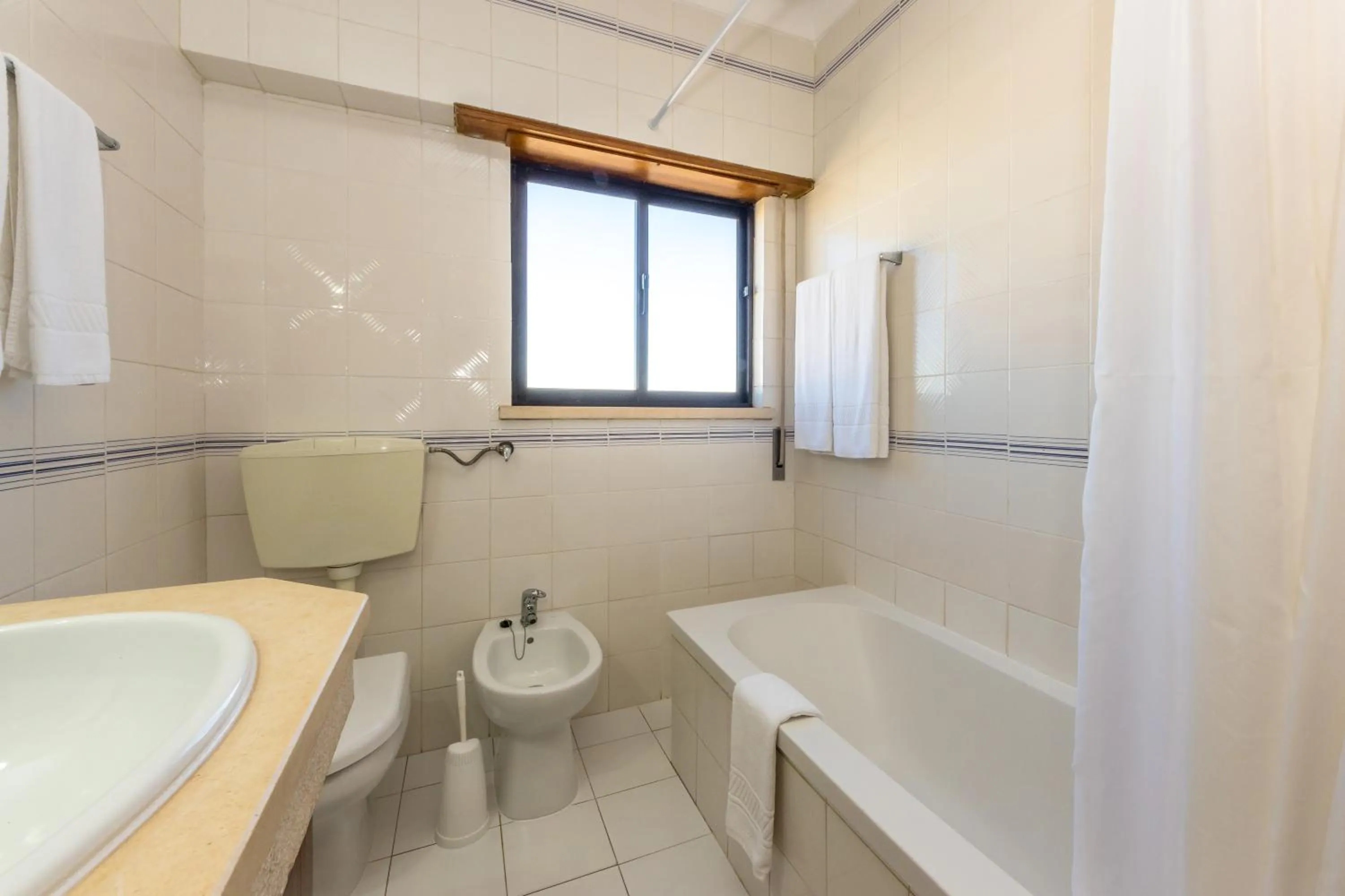 Shower in Janelas do Mar Apartamentos Turisticos