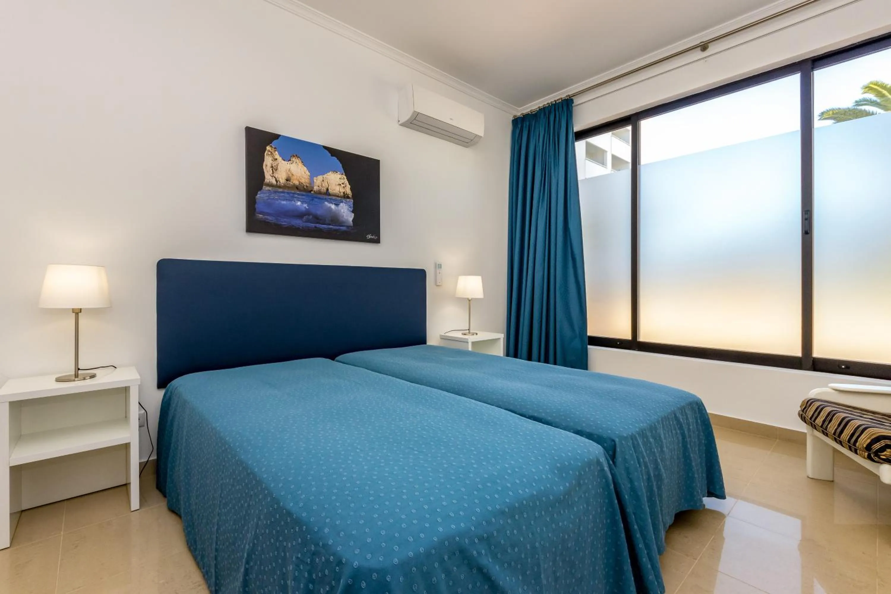 Bed in Janelas do Mar Apartamentos Turisticos