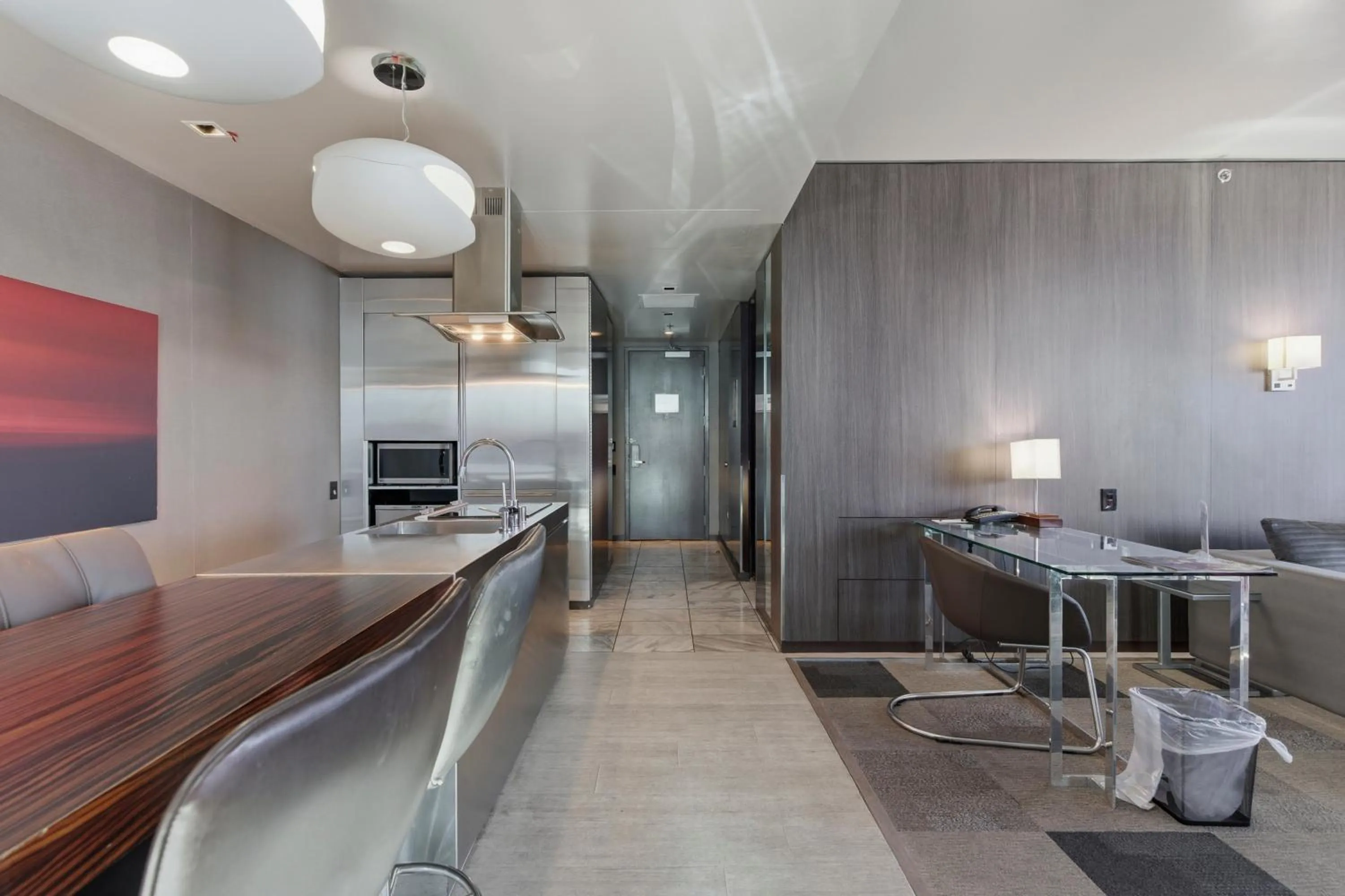 Dining area in StripViewSuites Two-Bedroom Conjoined Suite at Palms Place
