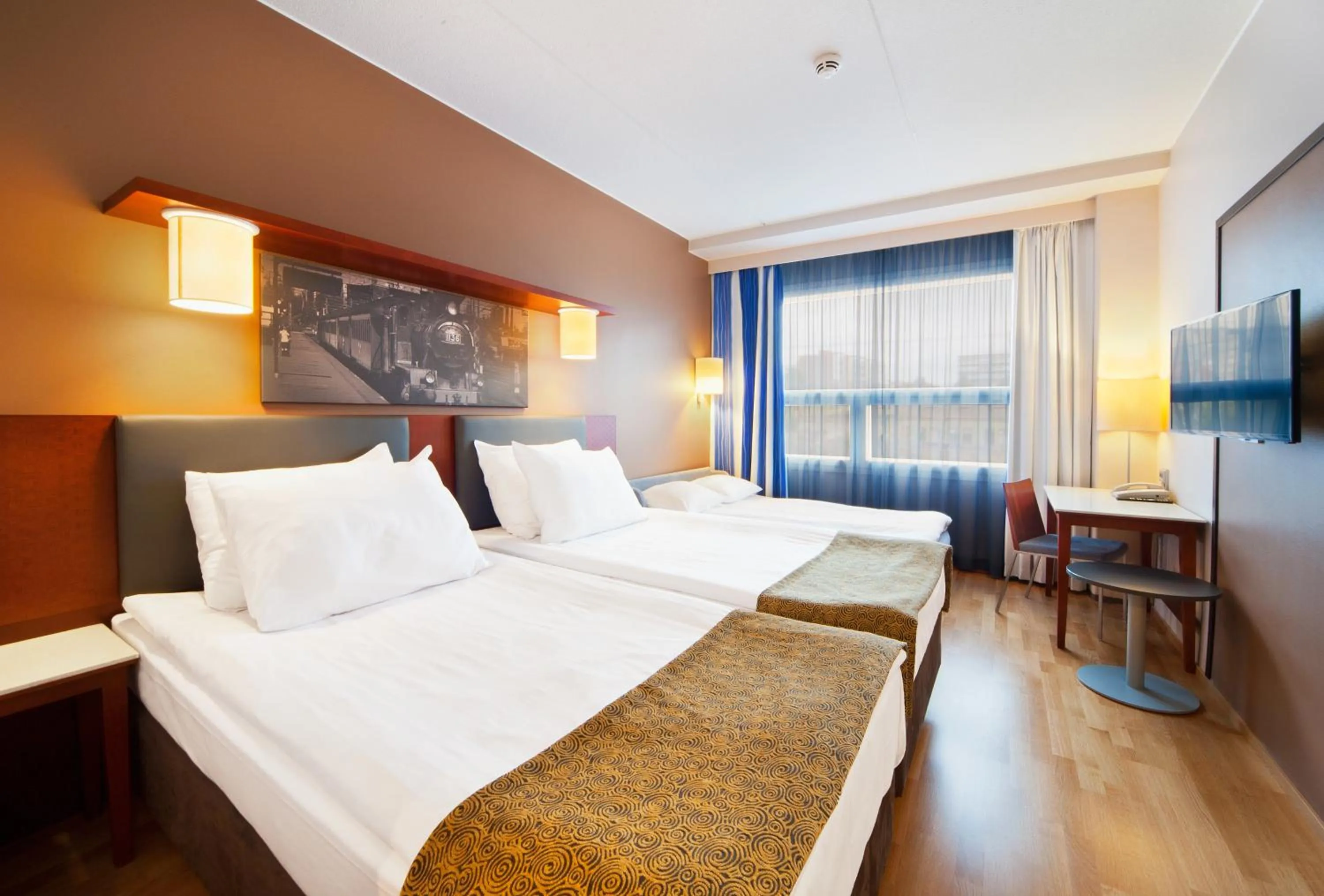 Day, Bed in Holiday Inn Tampere - Central Station by IHG