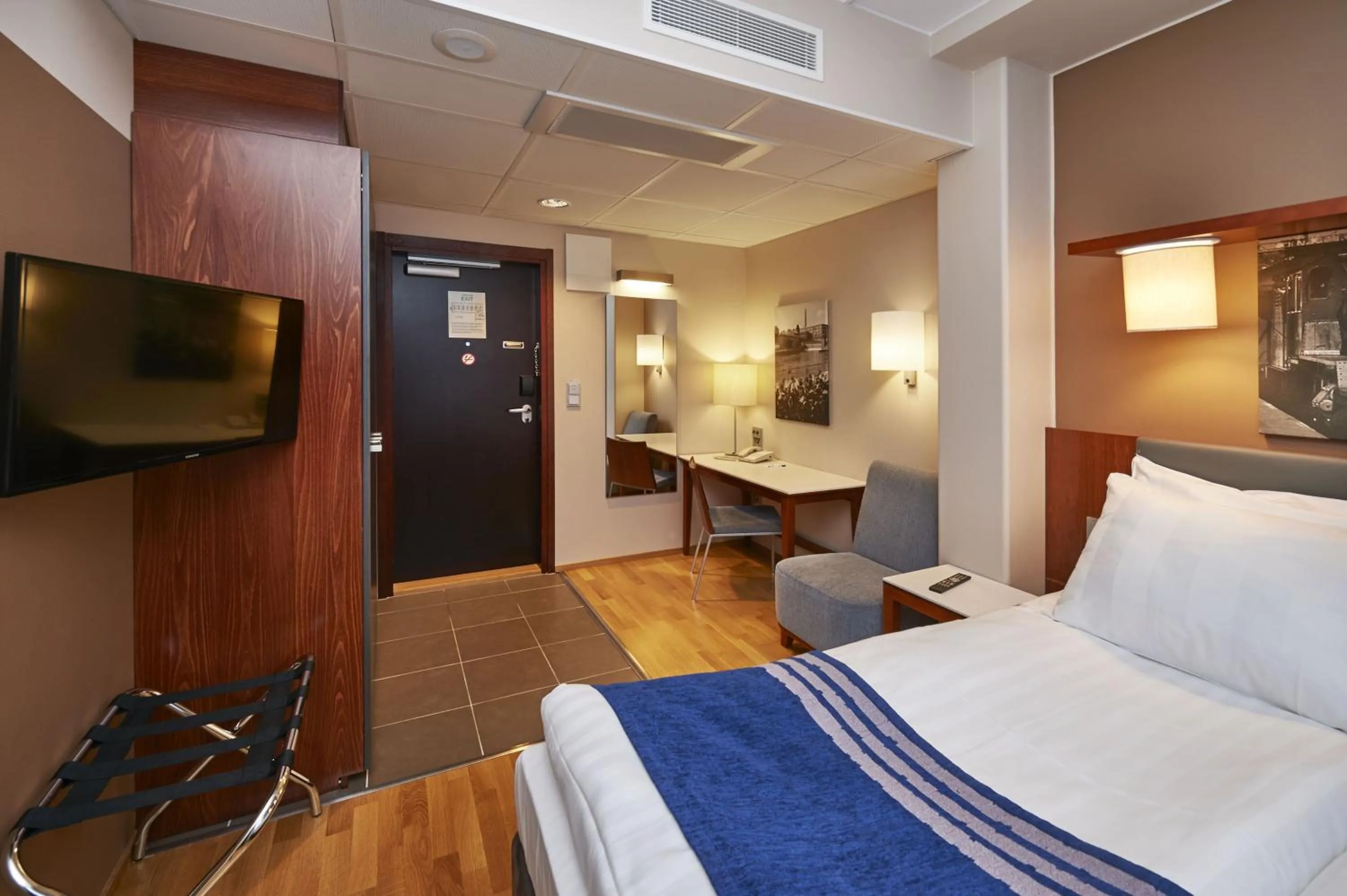 Photo of the whole room, Bed in Holiday Inn Tampere - Central Station by IHG