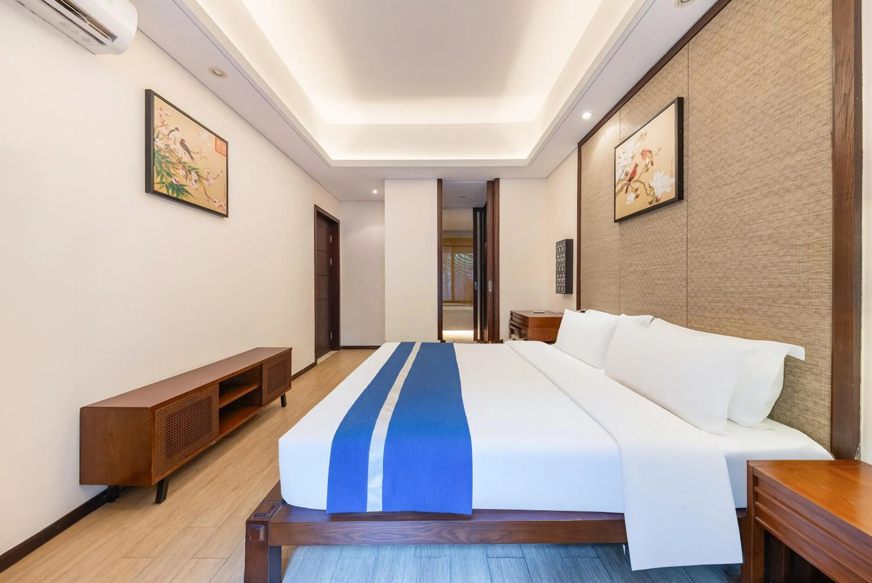 Bed in Sanya Haitang Bay Mushe Villa