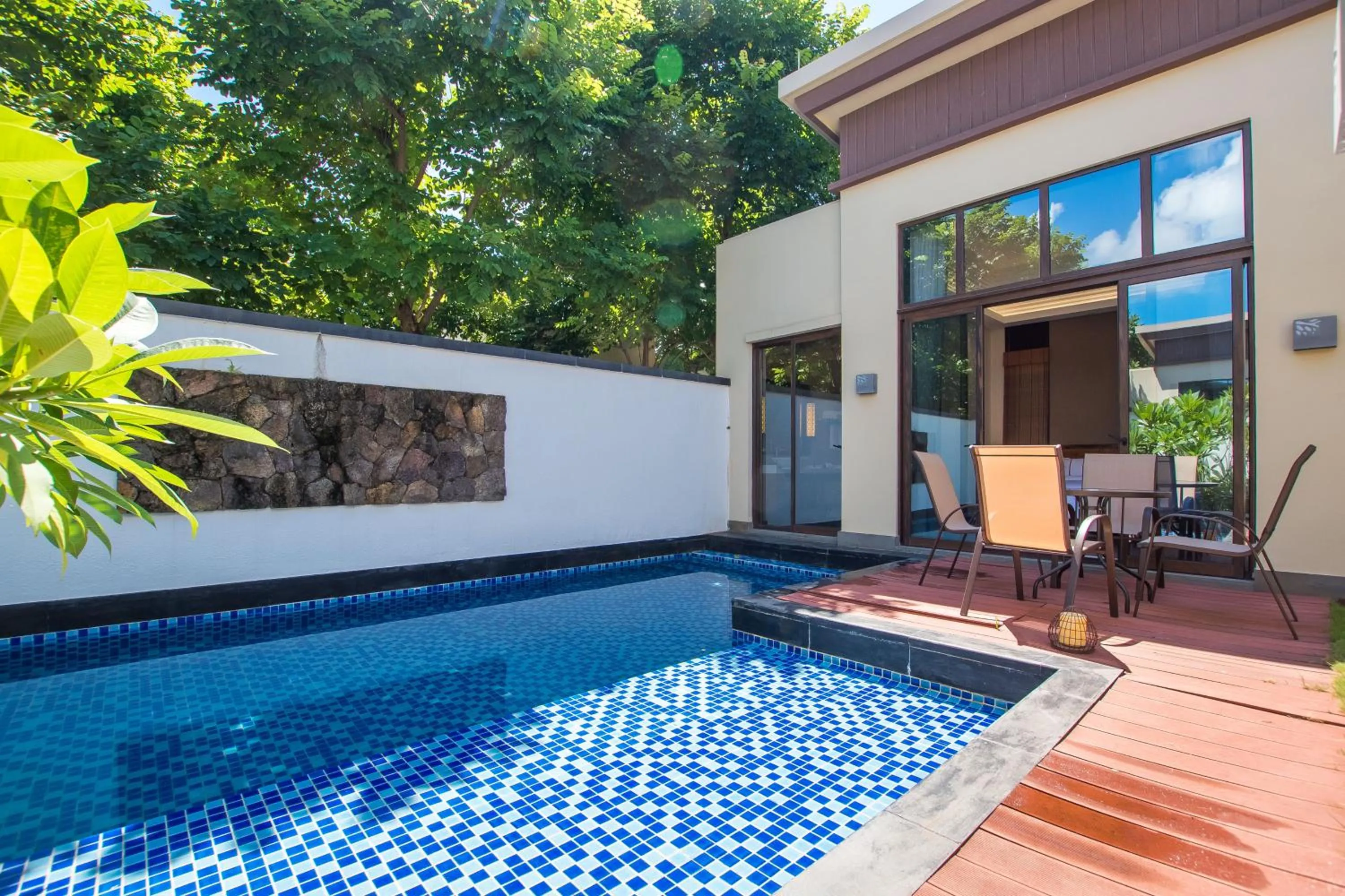 Swimming pool in Sanya Haitang Bay Mushe Villa