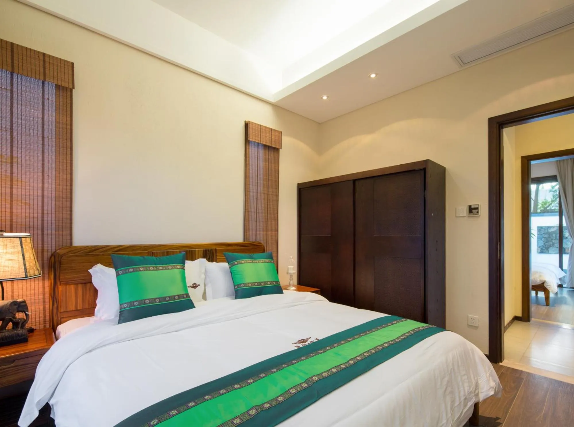 Bed in Sanya Haitang Bay Mushe Villa