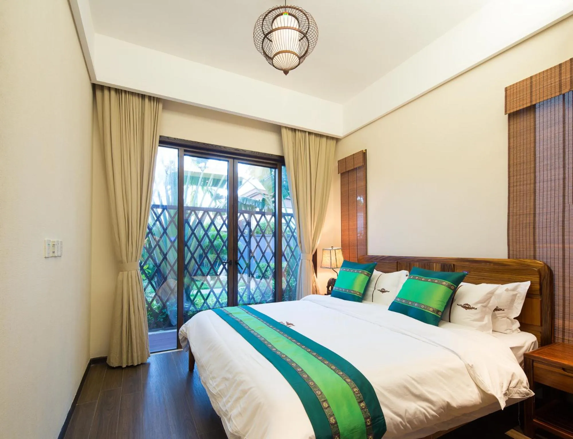 Bed in Sanya Haitang Bay Mushe Villa