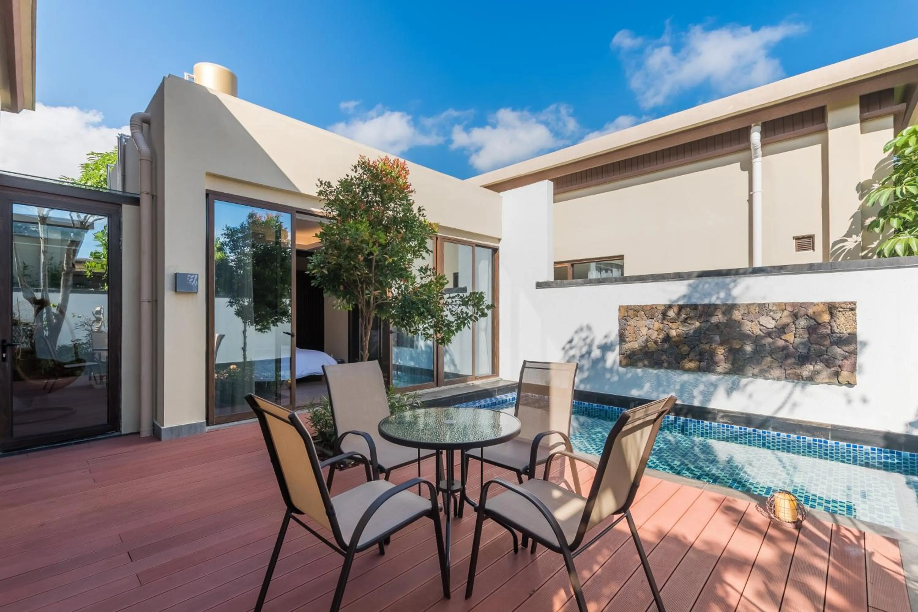 Swimming pool in Sanya Haitang Bay Mushe Villa