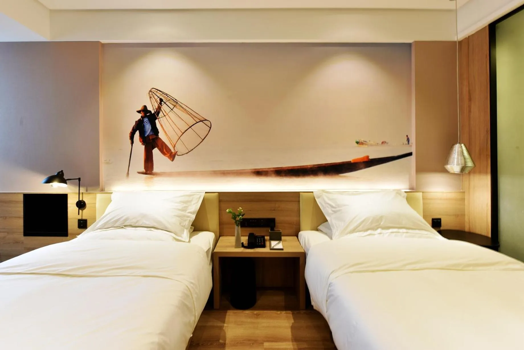 Photo of the whole room, Bed in Urban Rosa Cafe&Inn