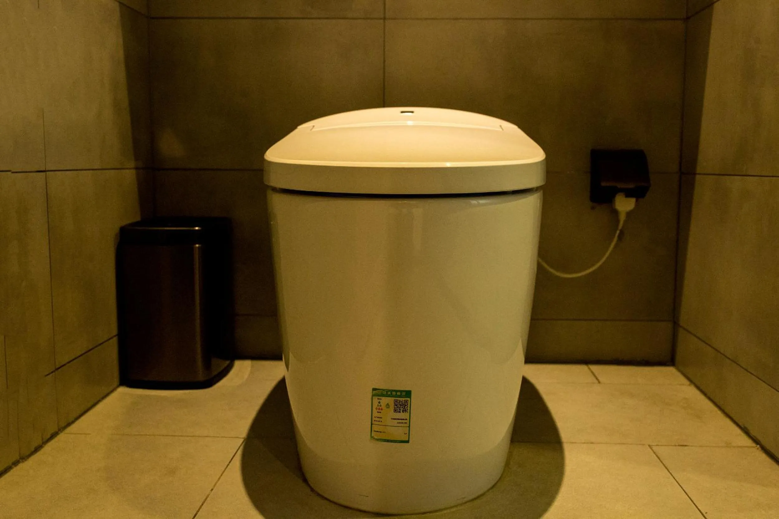 Toilet in Urban Rosa Cafe&Inn