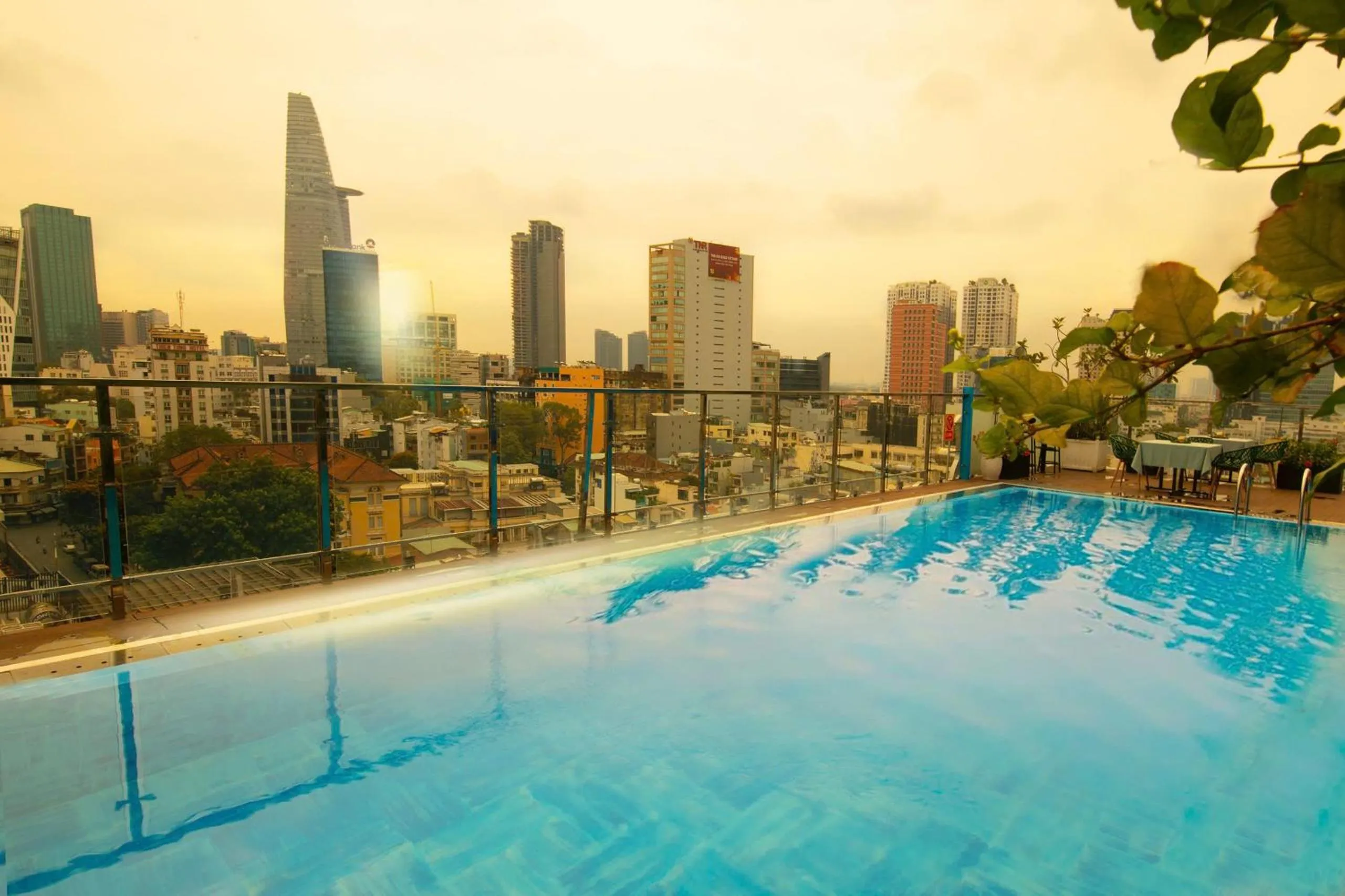 Property building in Happy Life Grand Hotel & Rooftop Skybar