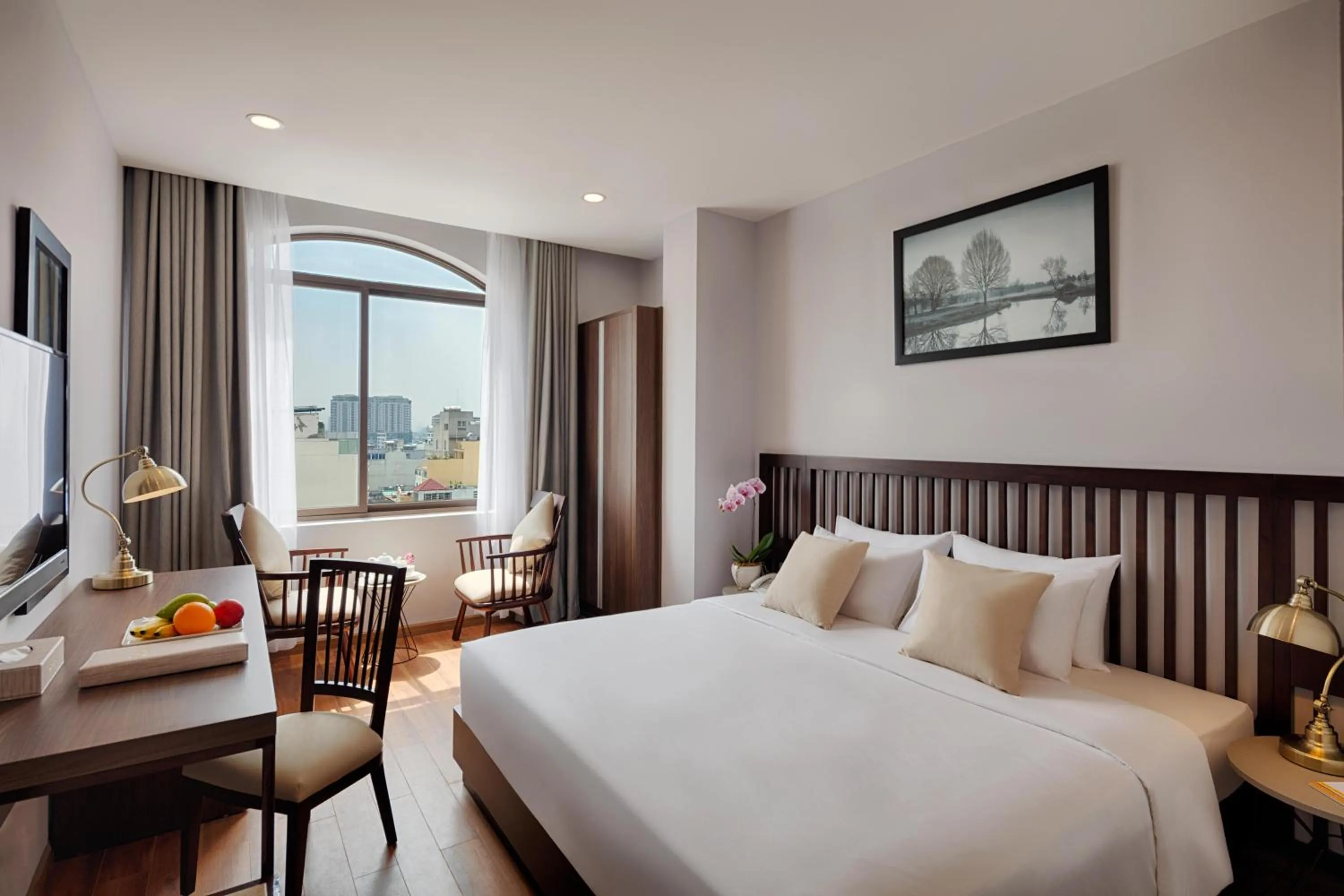 Bed in Happy Life Grand Hotel & Rooftop Skybar