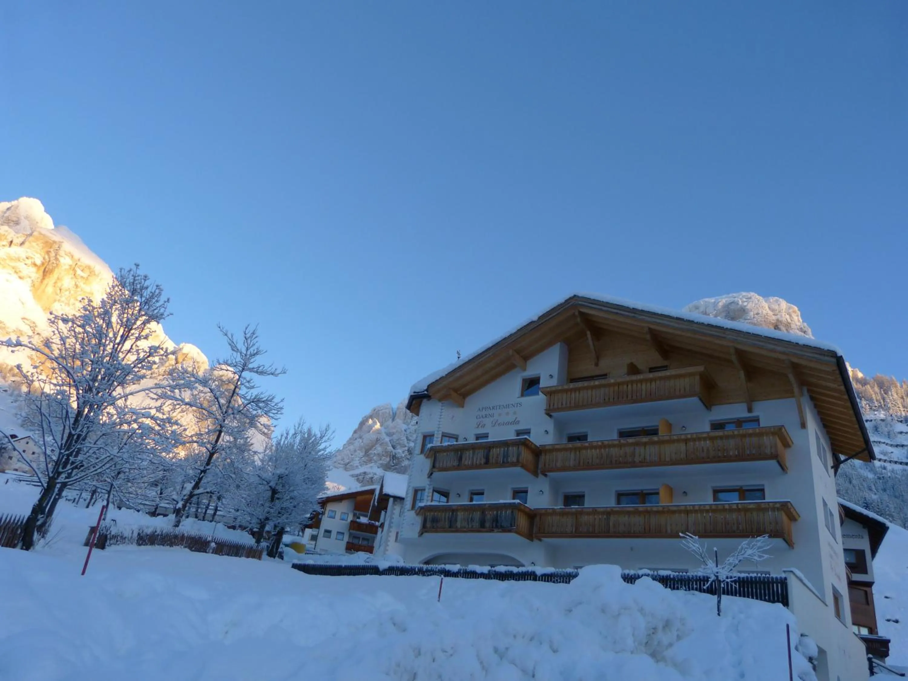 Property building in Garnì La Dorada