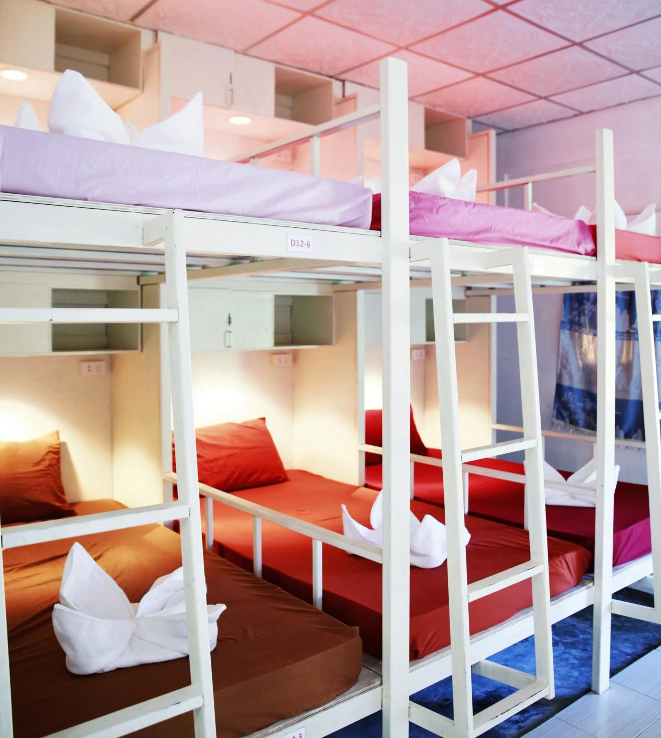 bunk bed, Bed in Paradise Bungalows