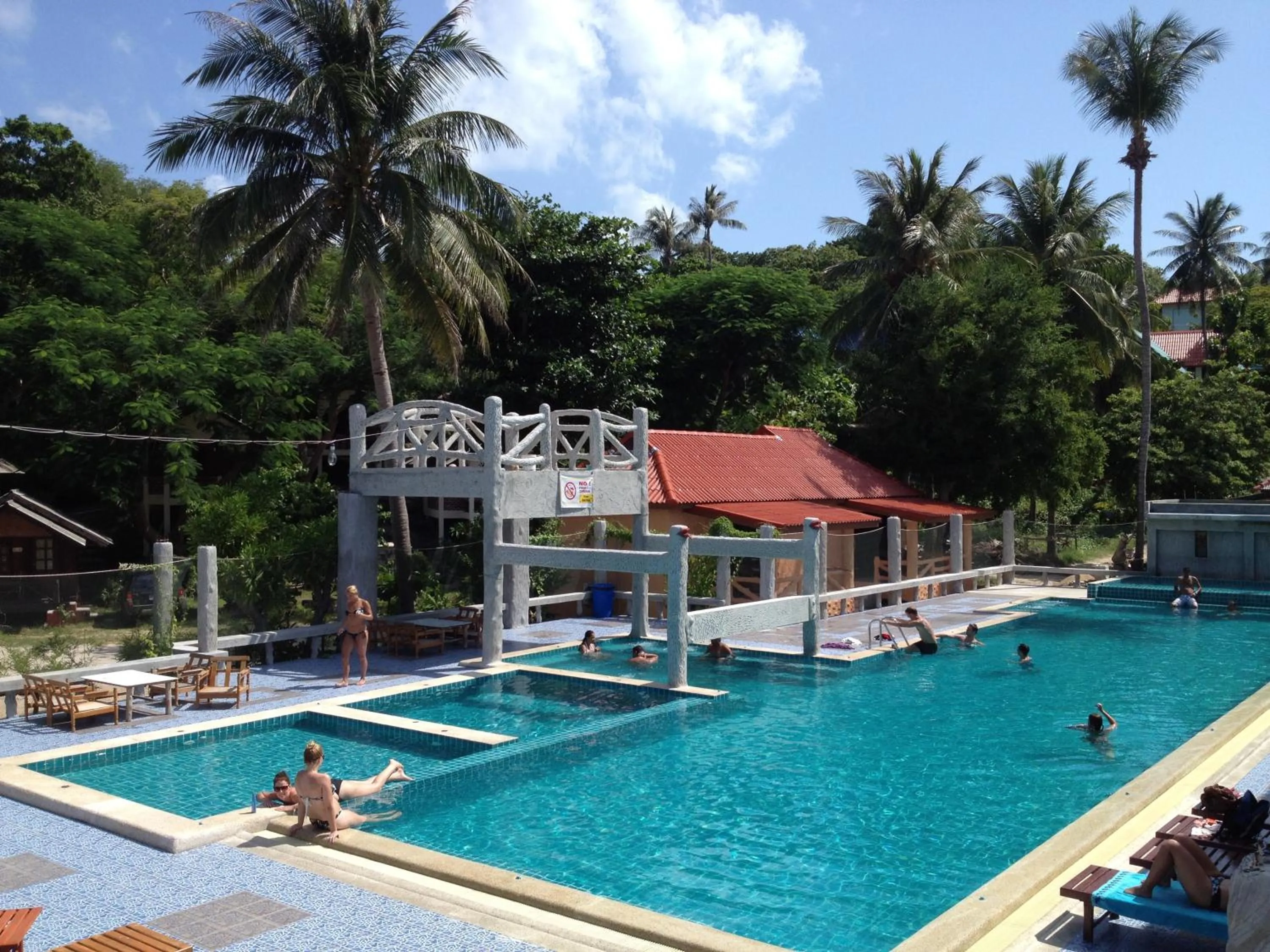 Swimming pool in Paradise Bungalows