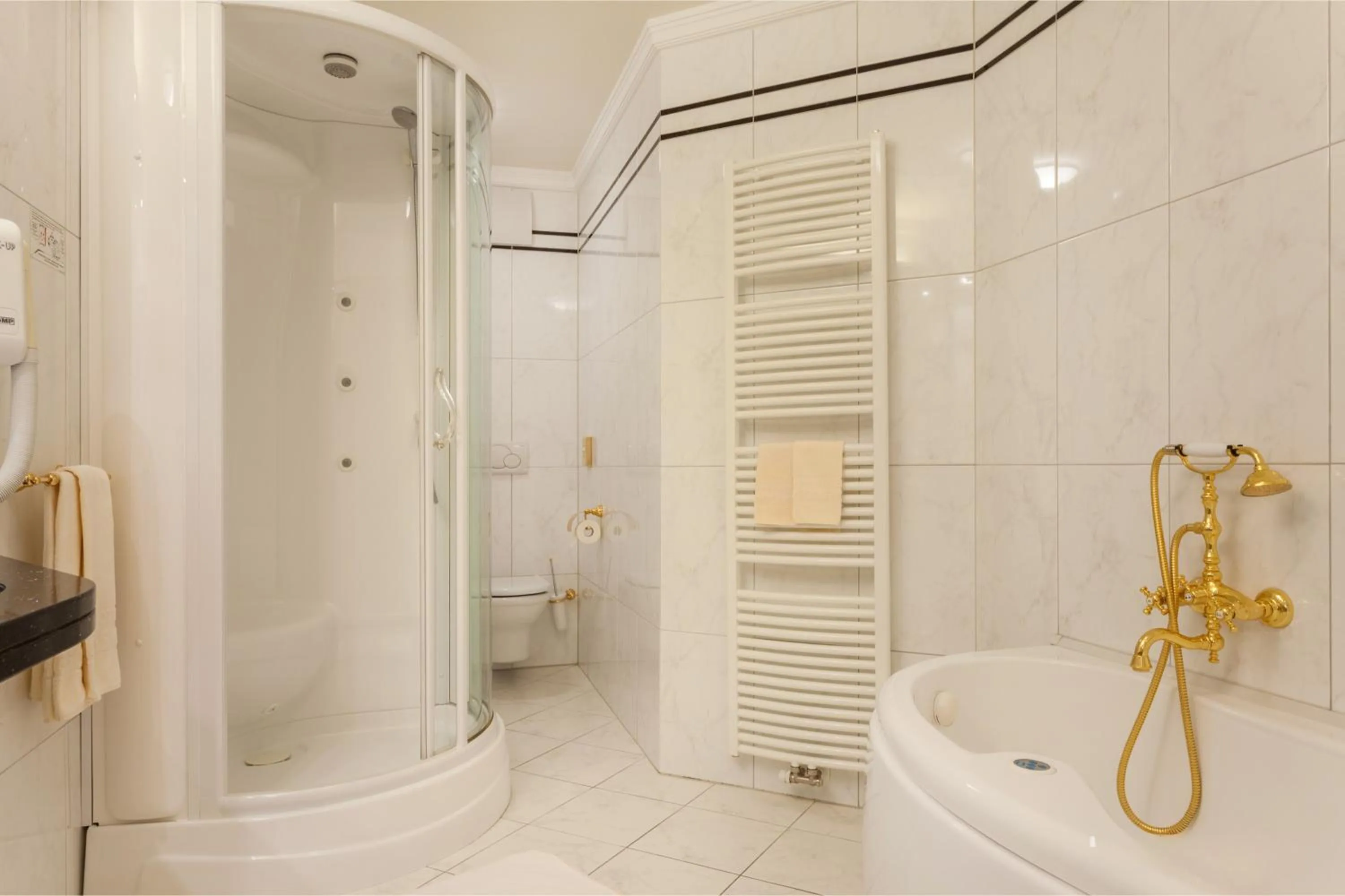 Shower in Hotel Funggashof