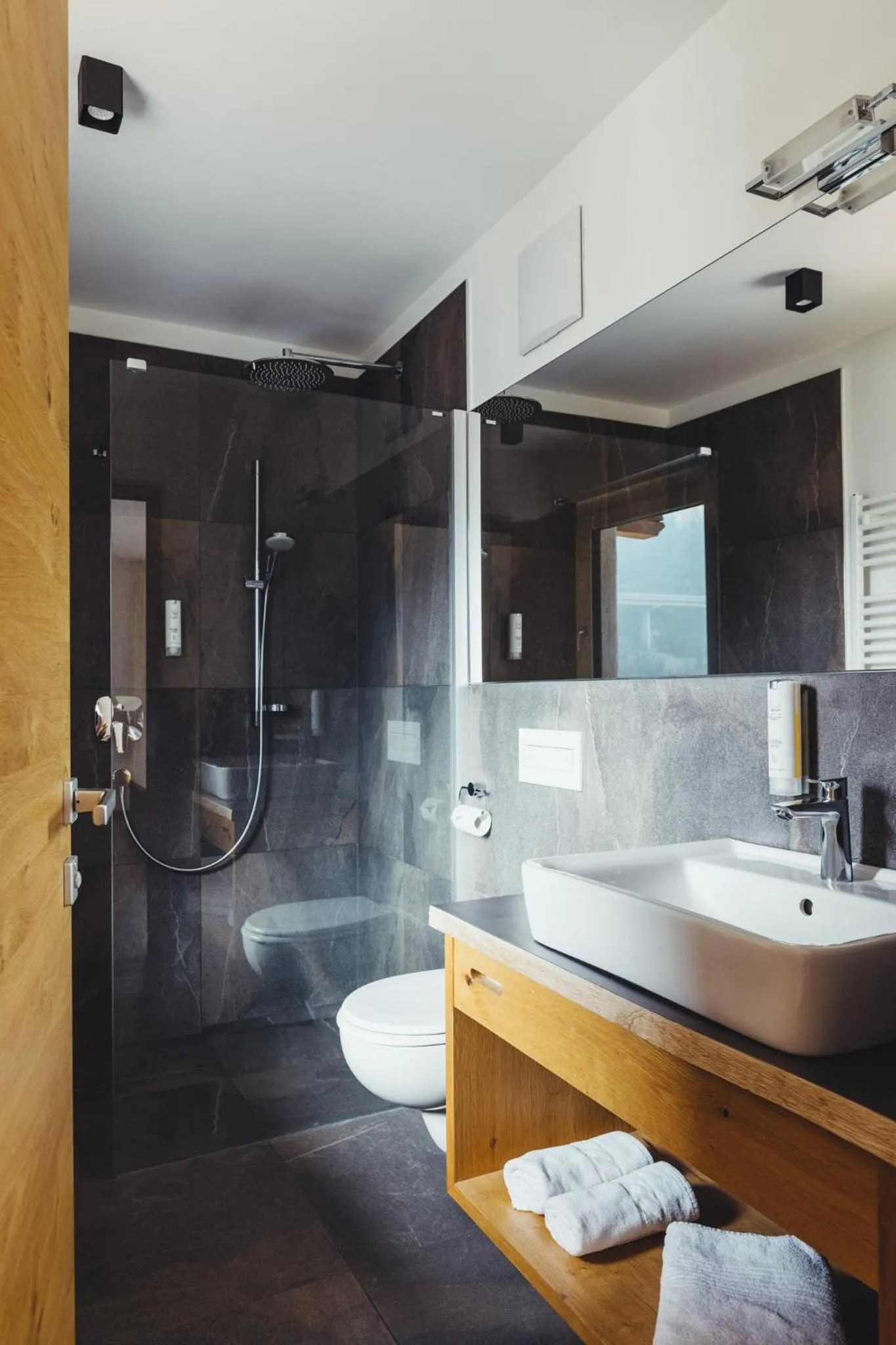 Shower in Hotel Schmuckhof