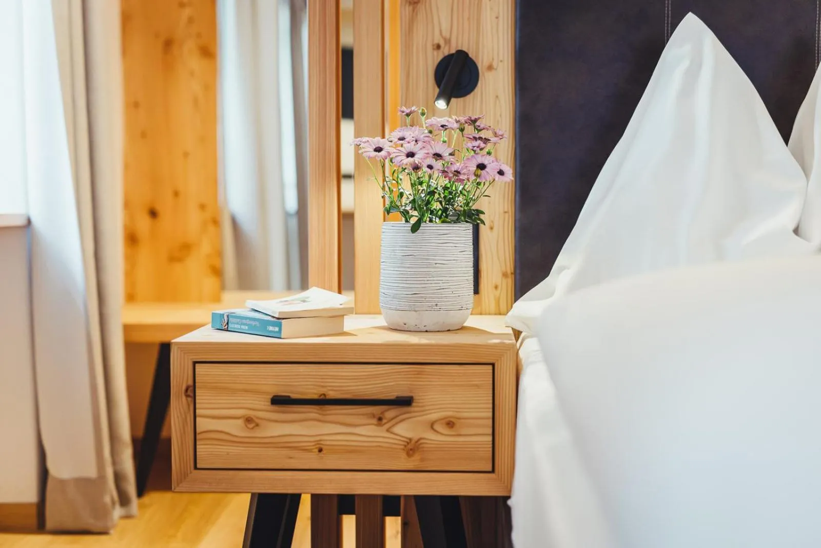 Bed in Hotel Schmuckhof