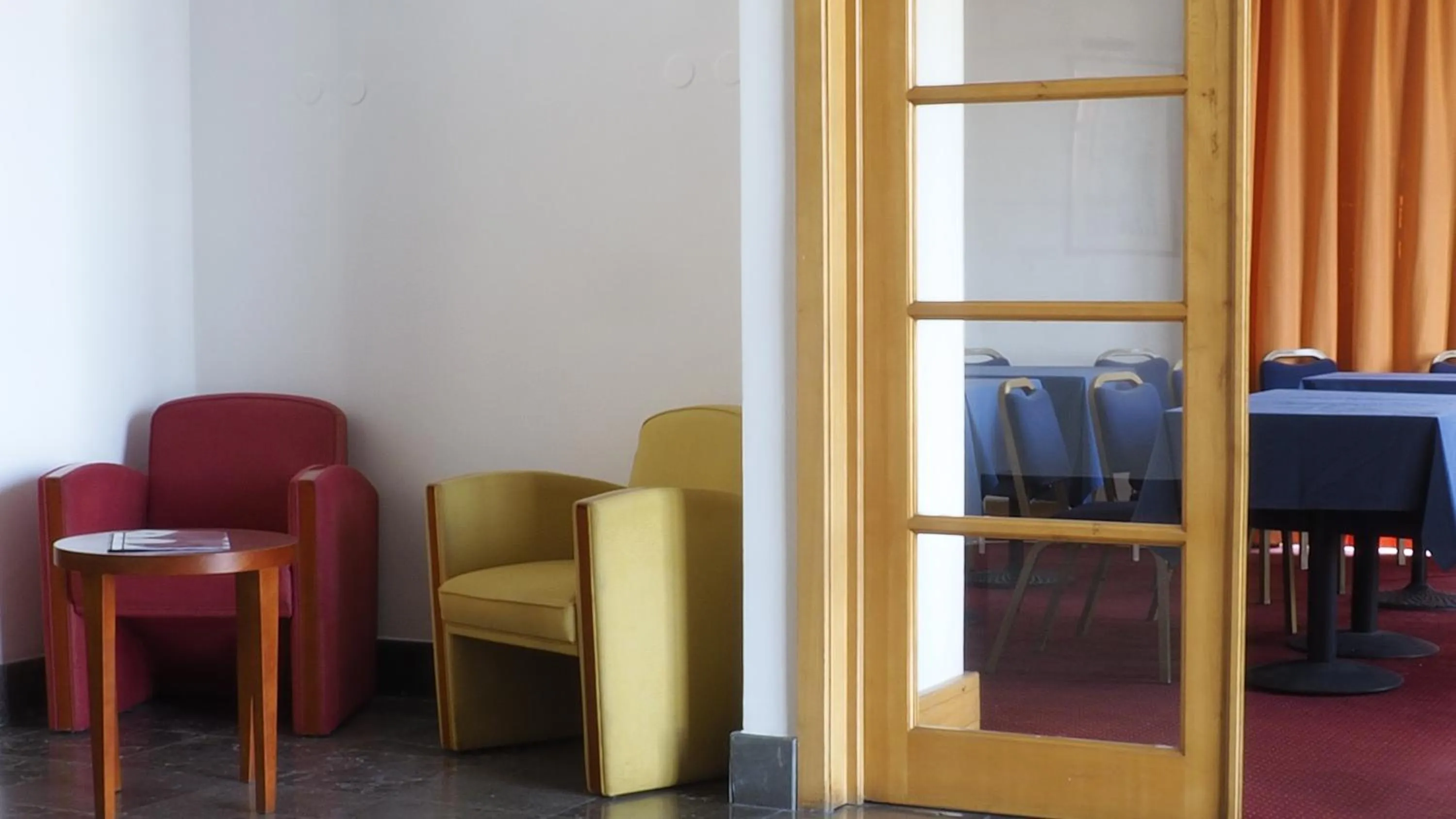Living room in Flag Hotel Porto Maia