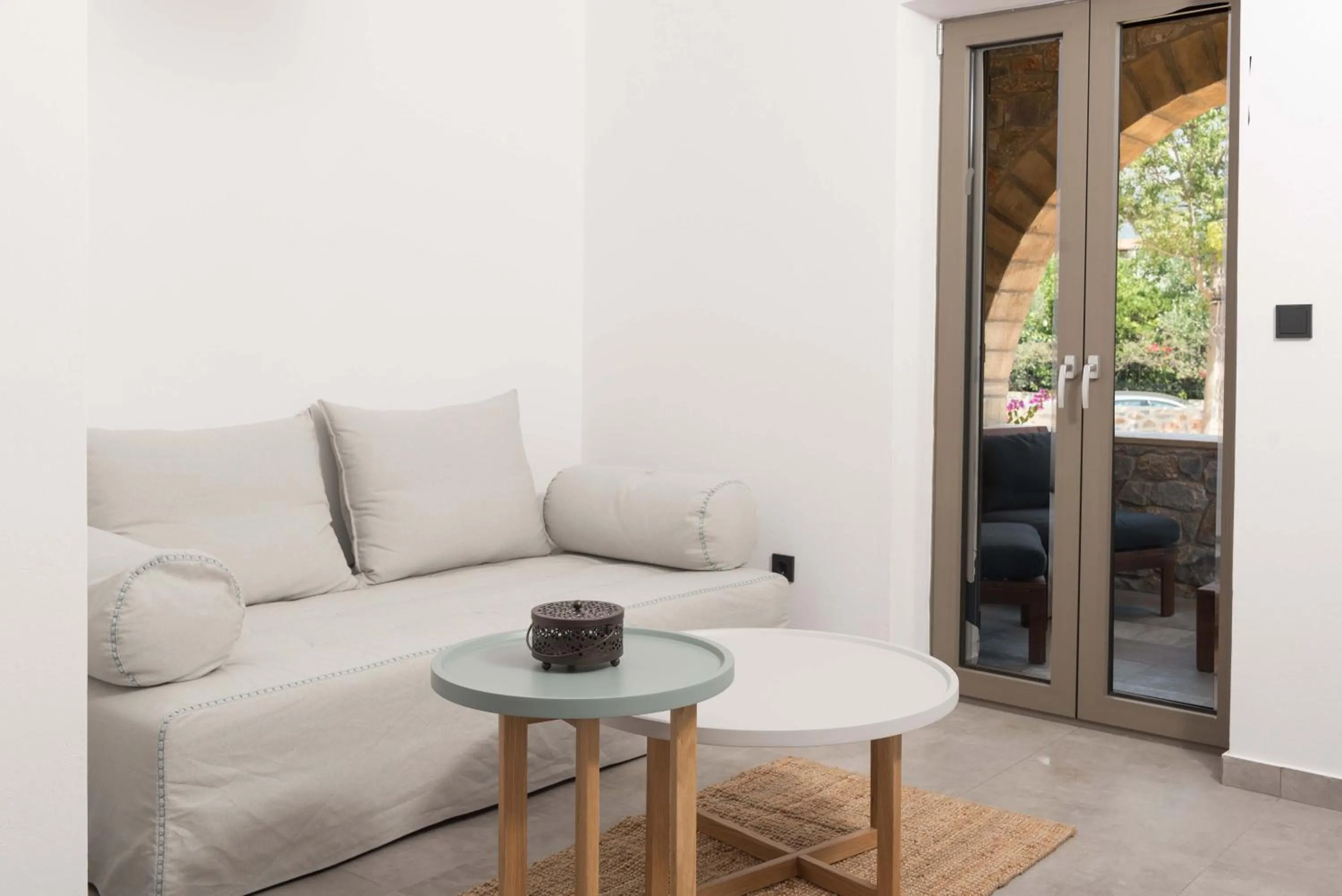 Living room in Calme Suites Mani