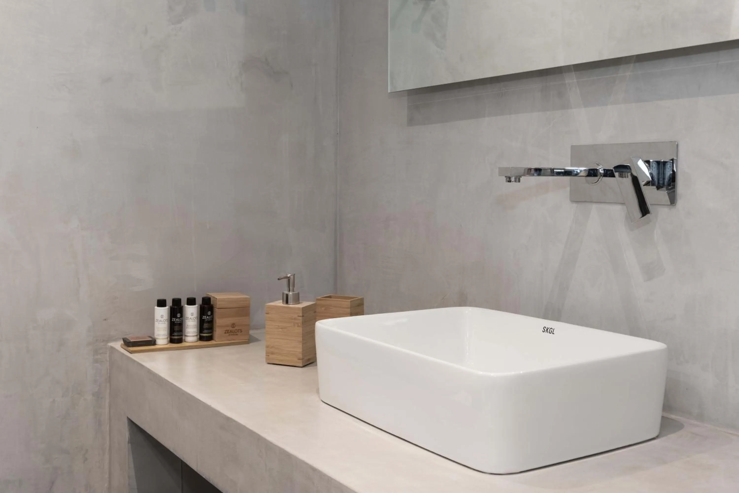 Bathroom in Calme Suites Mani