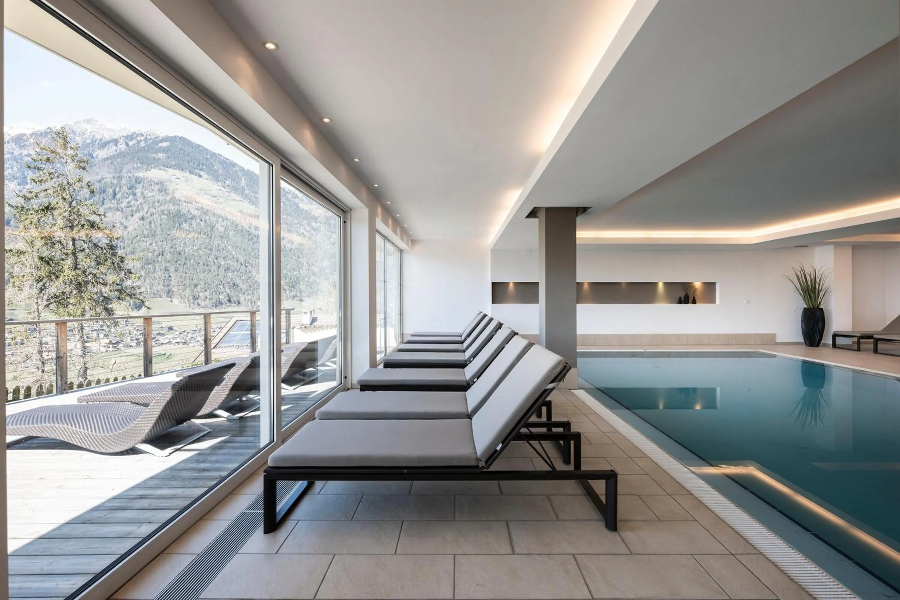 Swimming pool in Hotel Erzherzog Johann