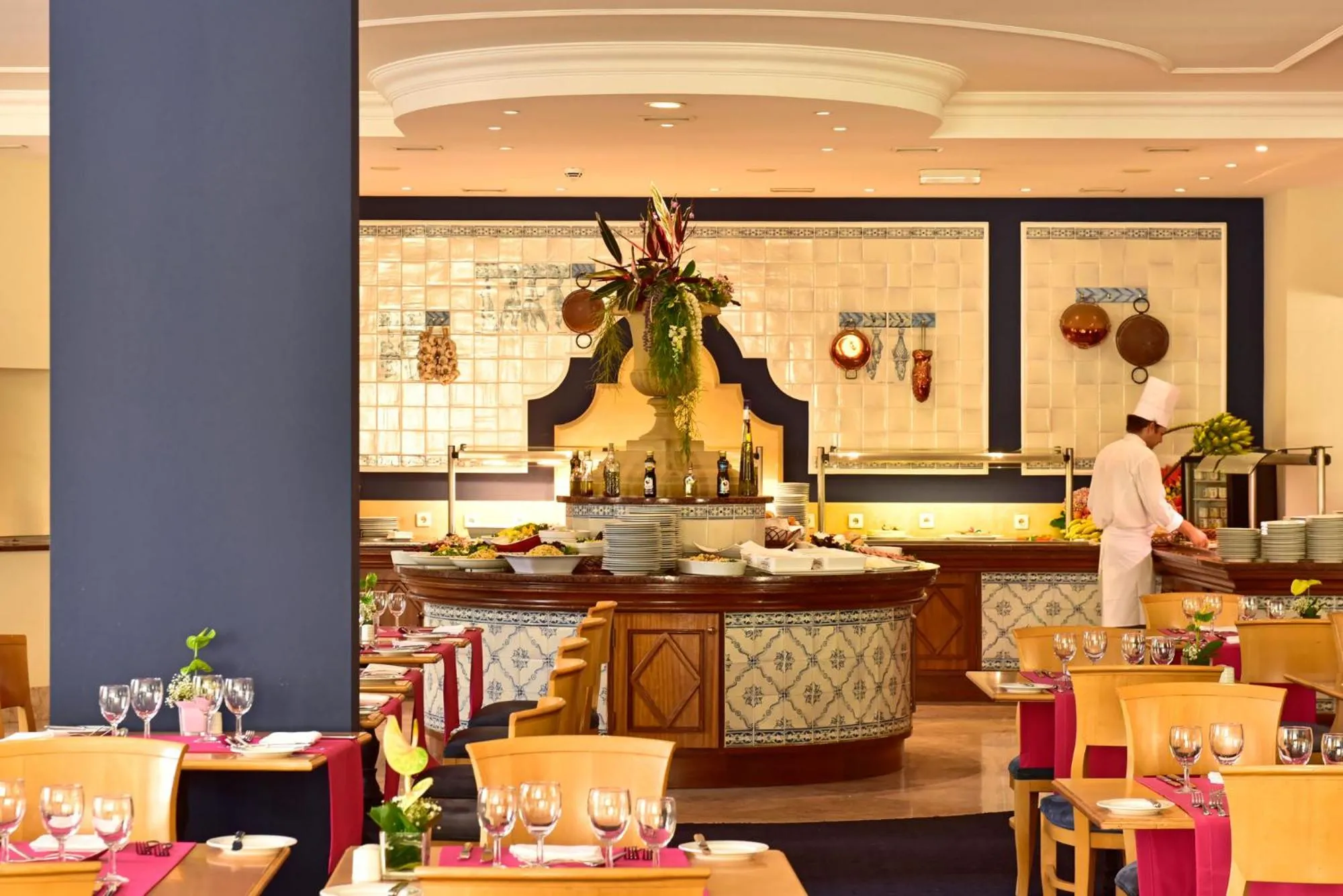 Restaurant/places to eat in Pestana Village Garden Hotel