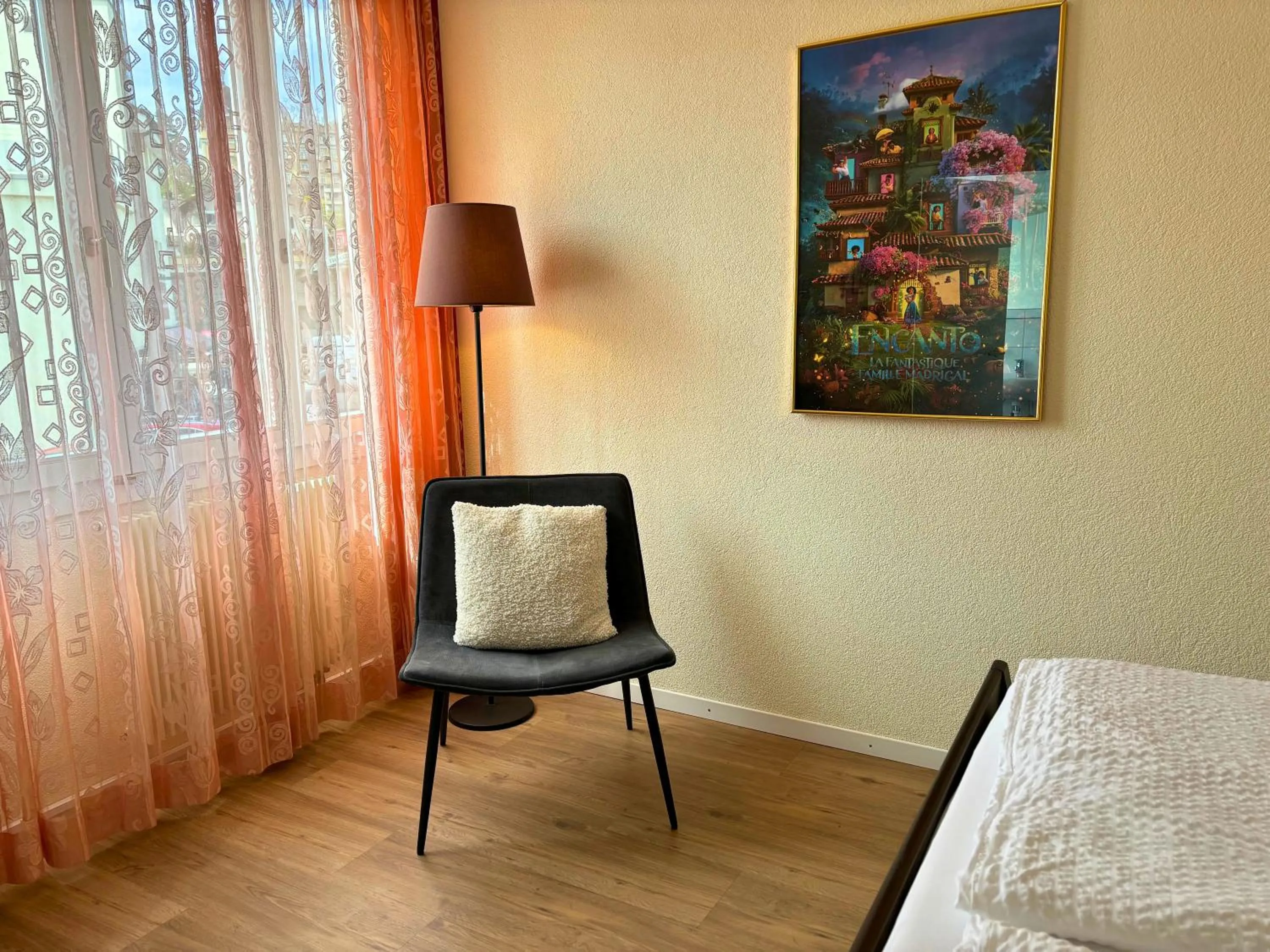 Photo of the whole room, Bed in Hotel Movieworld