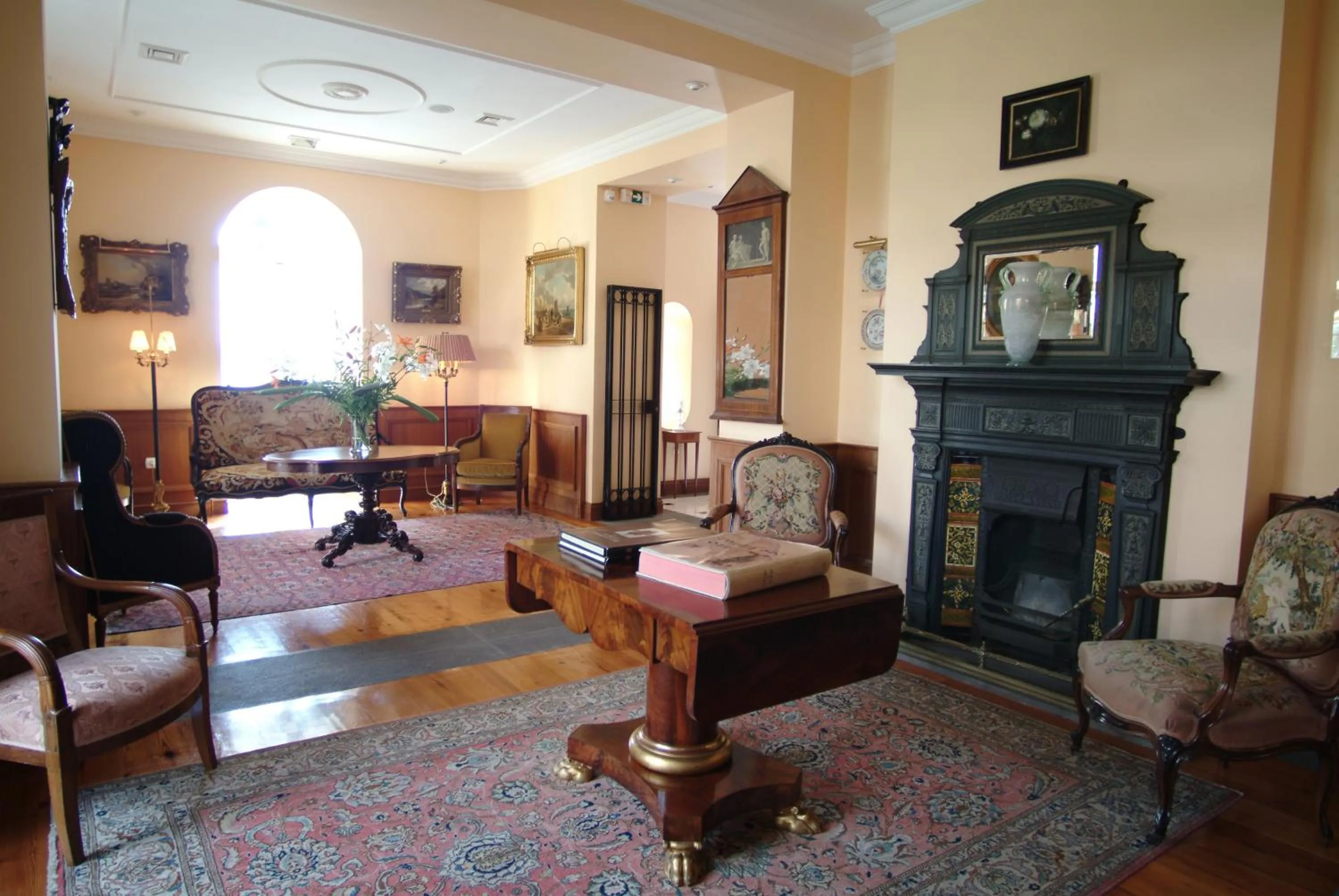 Communal lounge/ TV room in Pestana Miramar Garden & Ocean Hotel