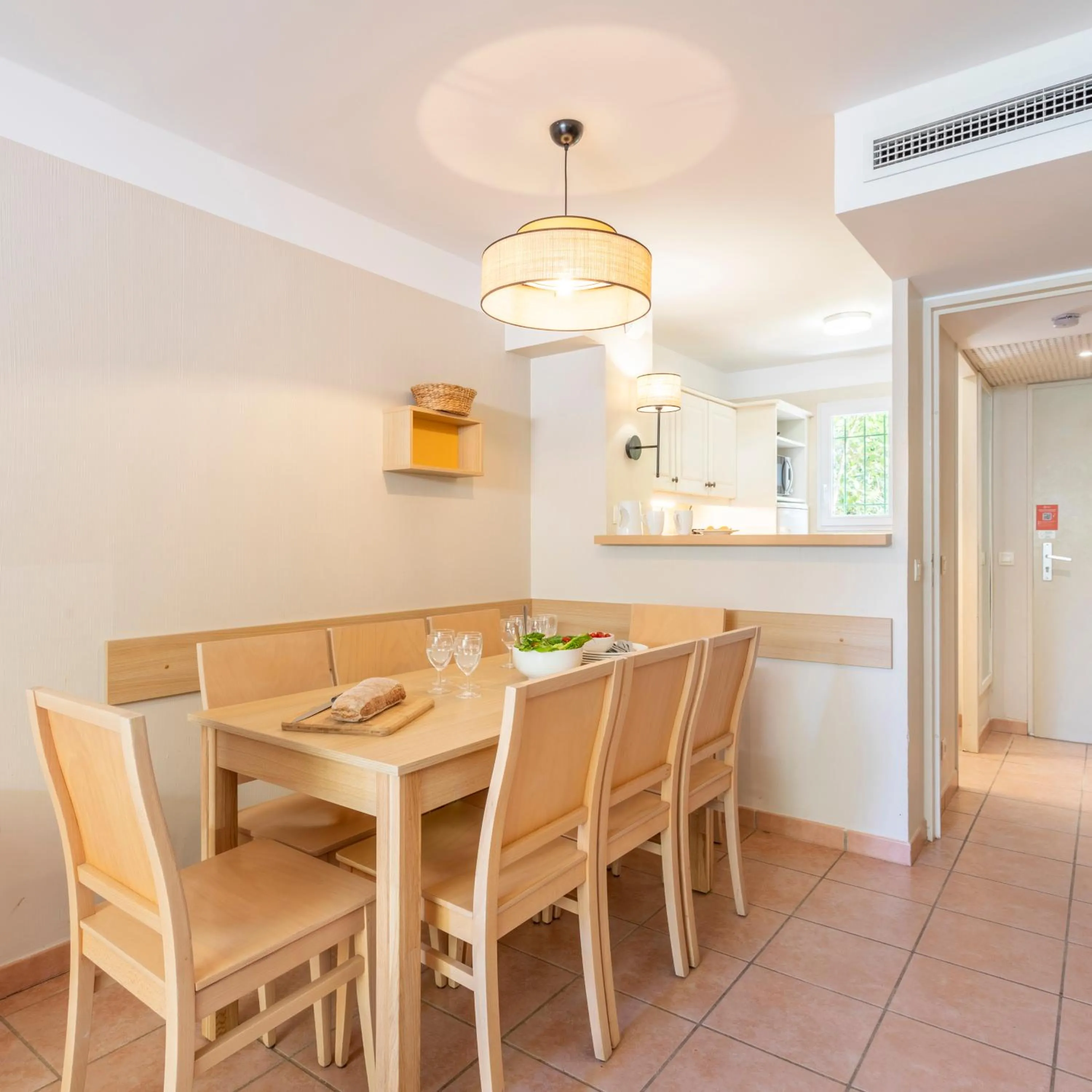 Kitchen or kitchenette in Résidence Pierre & Vacances le Hameau de la Pinède