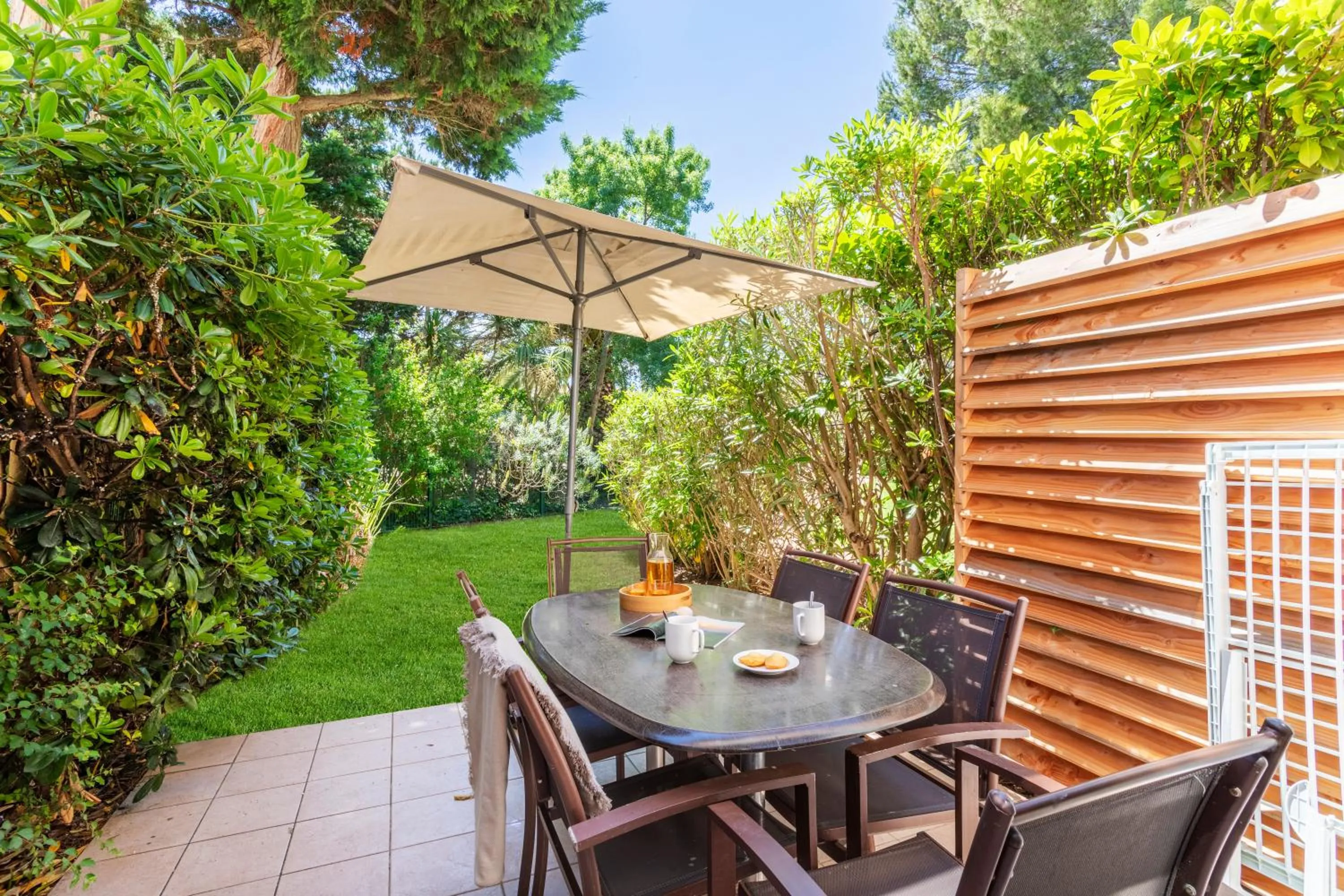 Patio in Résidence Pierre & Vacances le Hameau de la Pinède