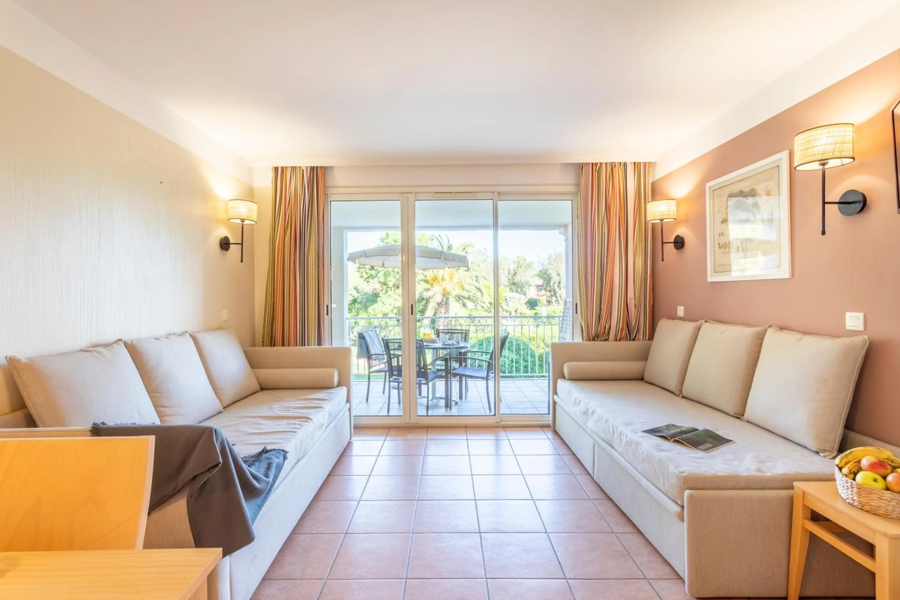 Patio in Résidence Pierre & Vacances le Hameau de la Pinède