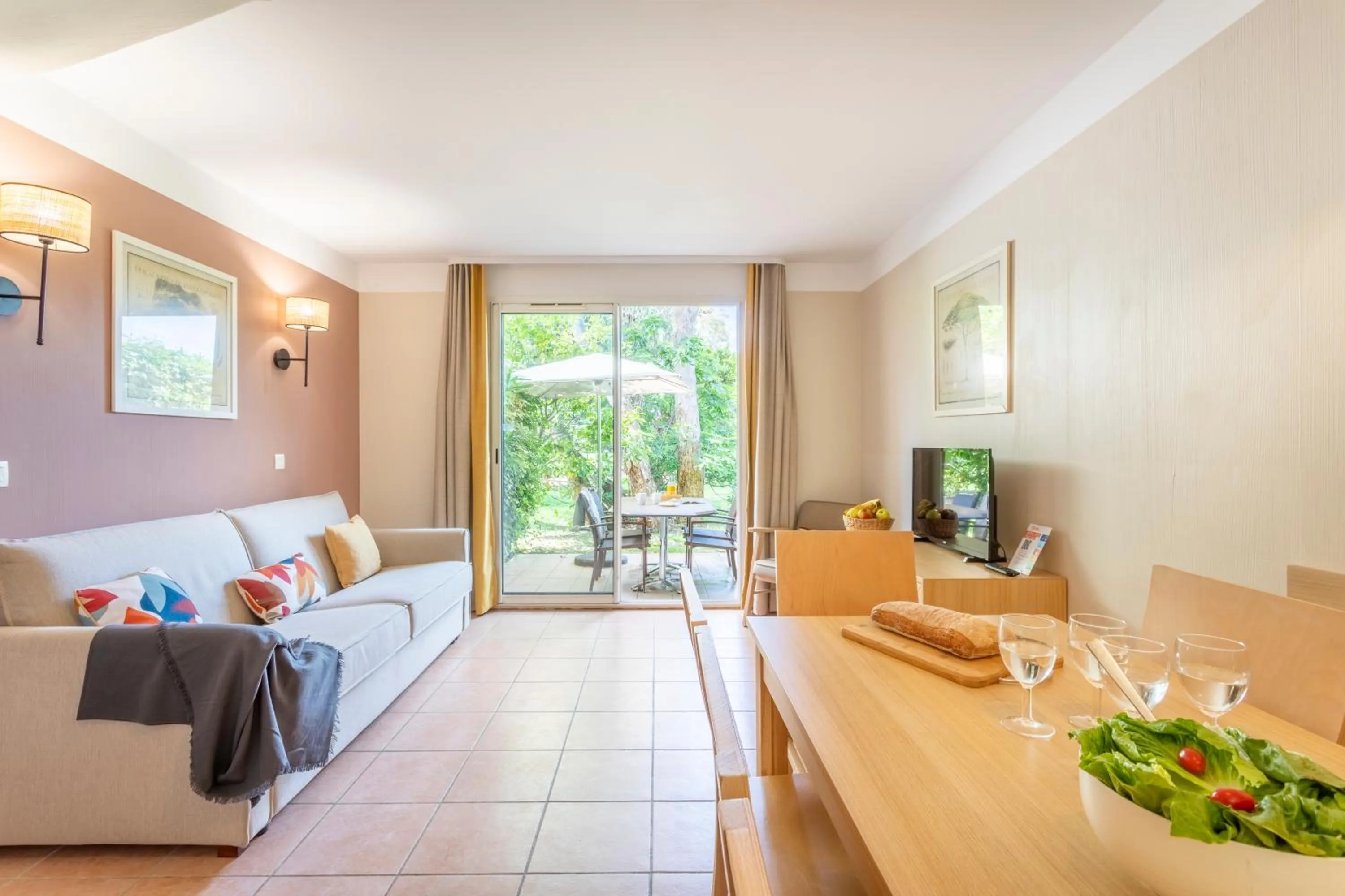 Living room in Résidence Pierre & Vacances le Hameau de la Pinède