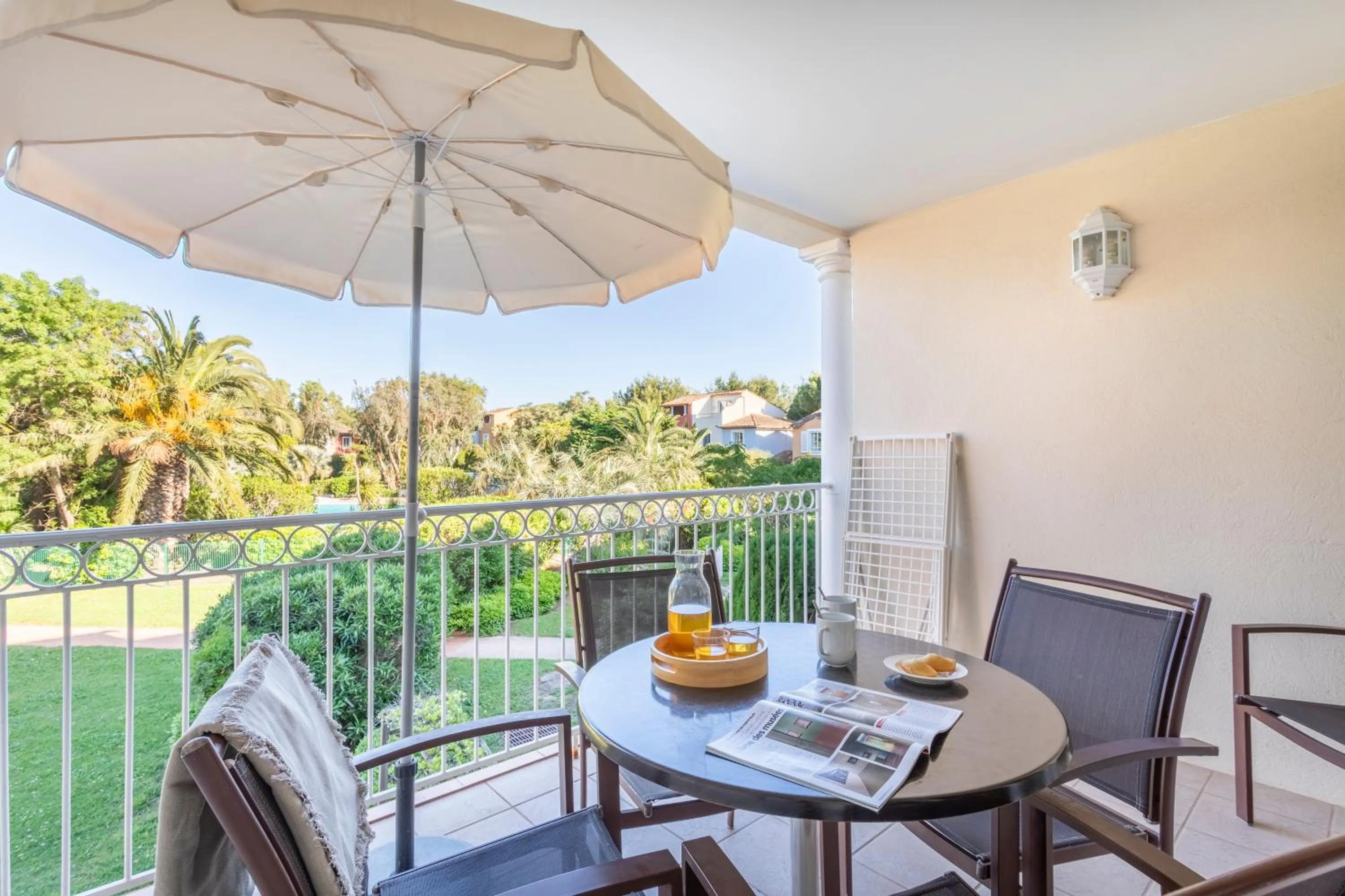 Patio in Résidence Pierre & Vacances le Hameau de la Pinède