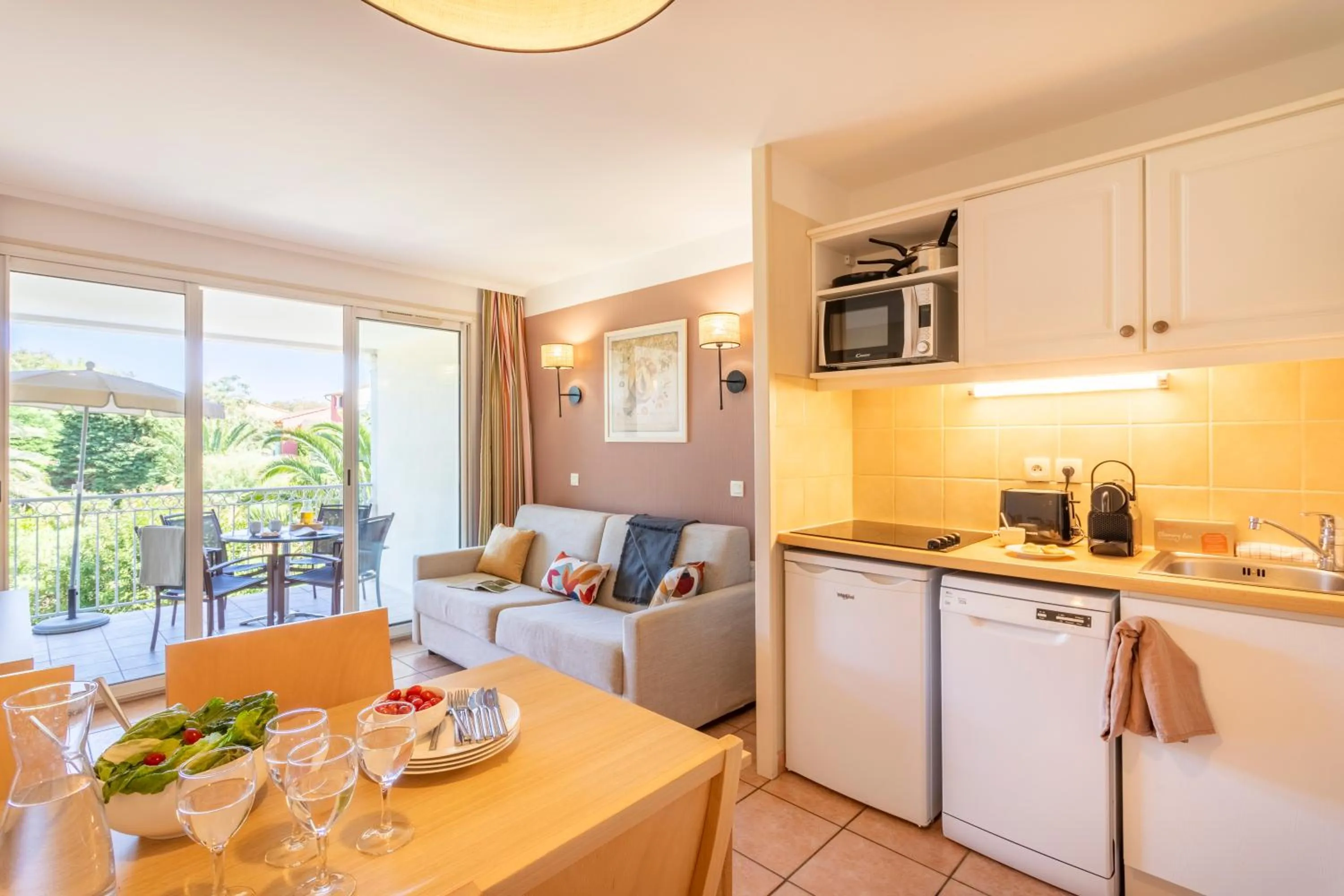 Coffee/tea facilities in Résidence Pierre & Vacances le Hameau de la Pinède