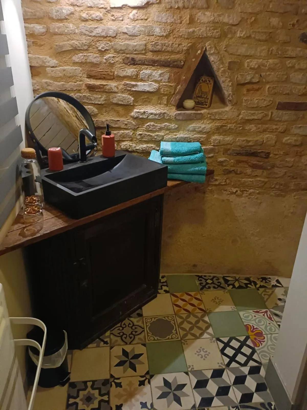 Bathroom in La lauze et l'anguille