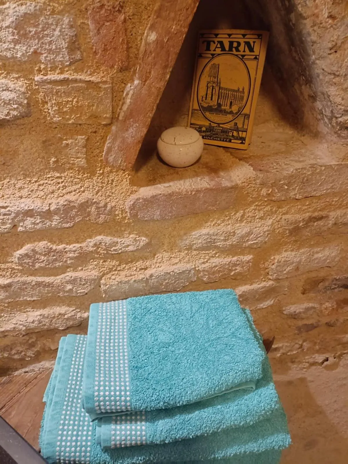 towels in La lauze et l'anguille