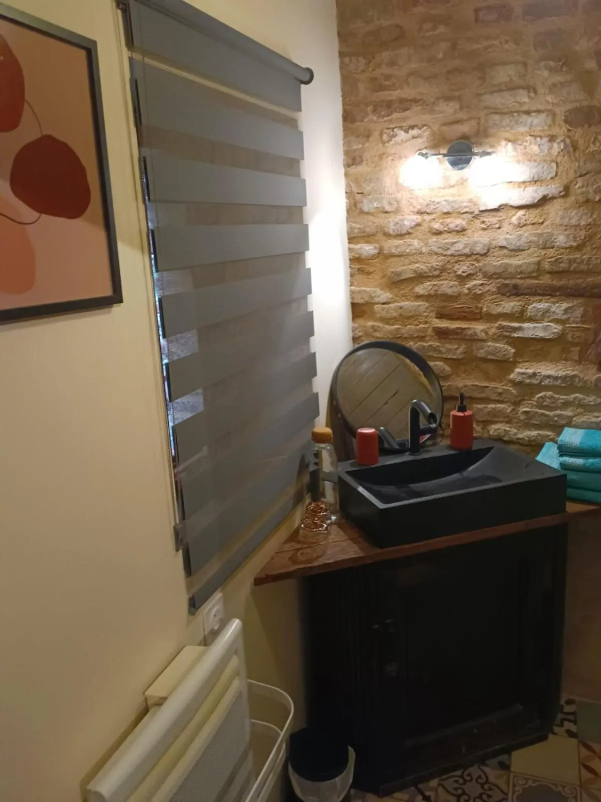 Bathroom in La lauze et l'anguille