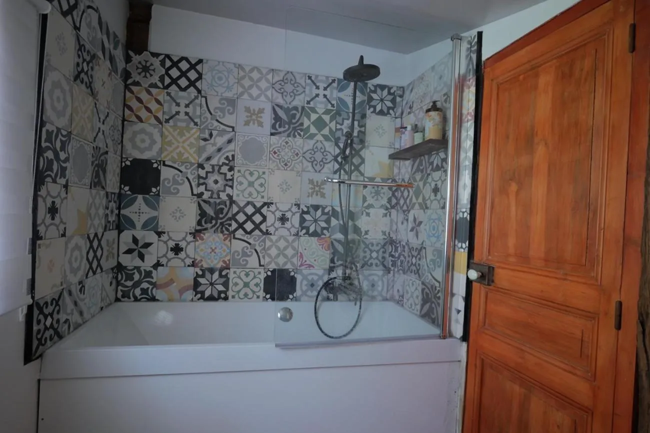 Bathroom in La lauze et l'anguille