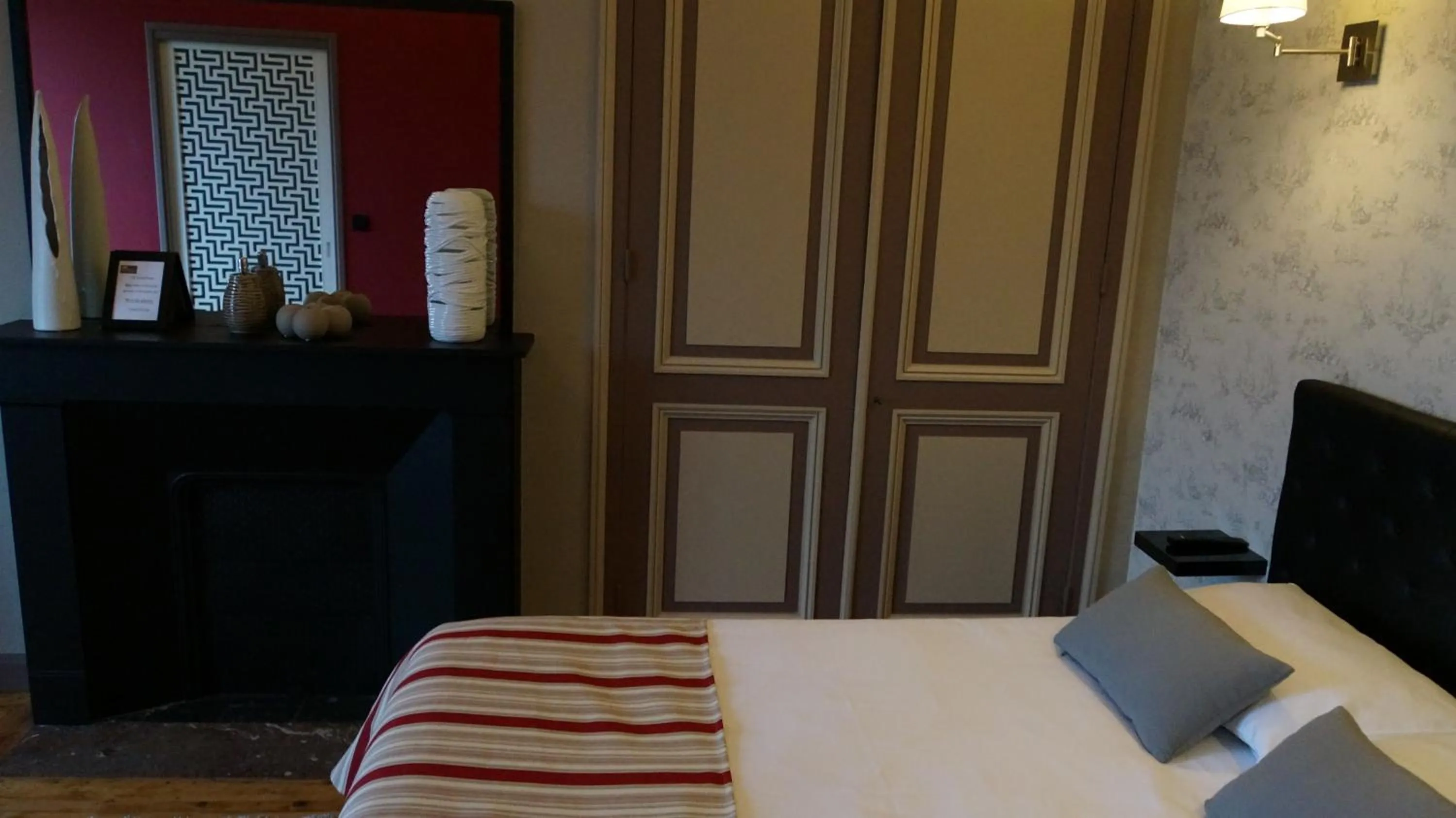 Photo of the whole room, Bed in Abri du Passant