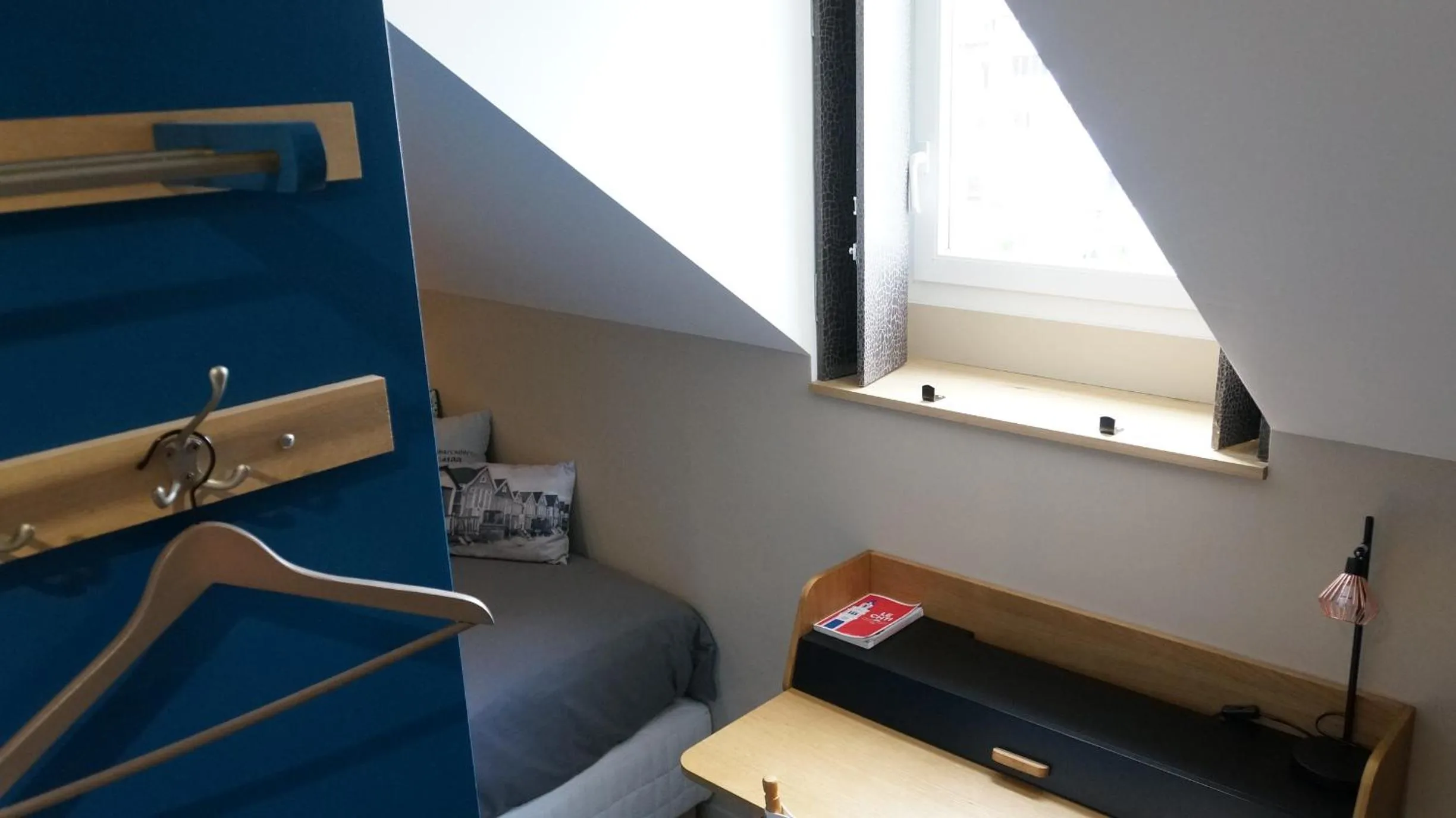 Seating area in Abri du Passant