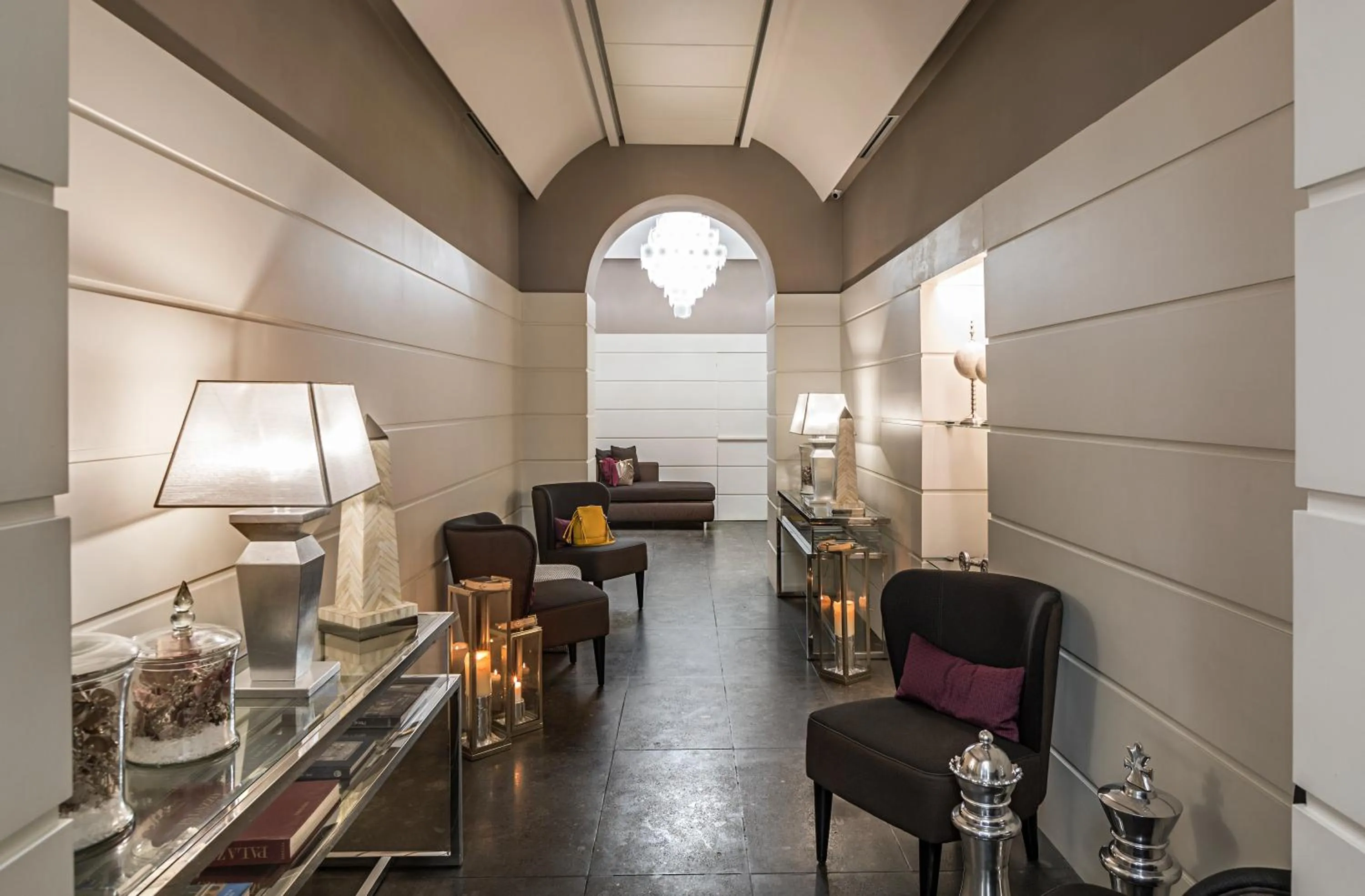 Lobby or reception in The Independent Hotel