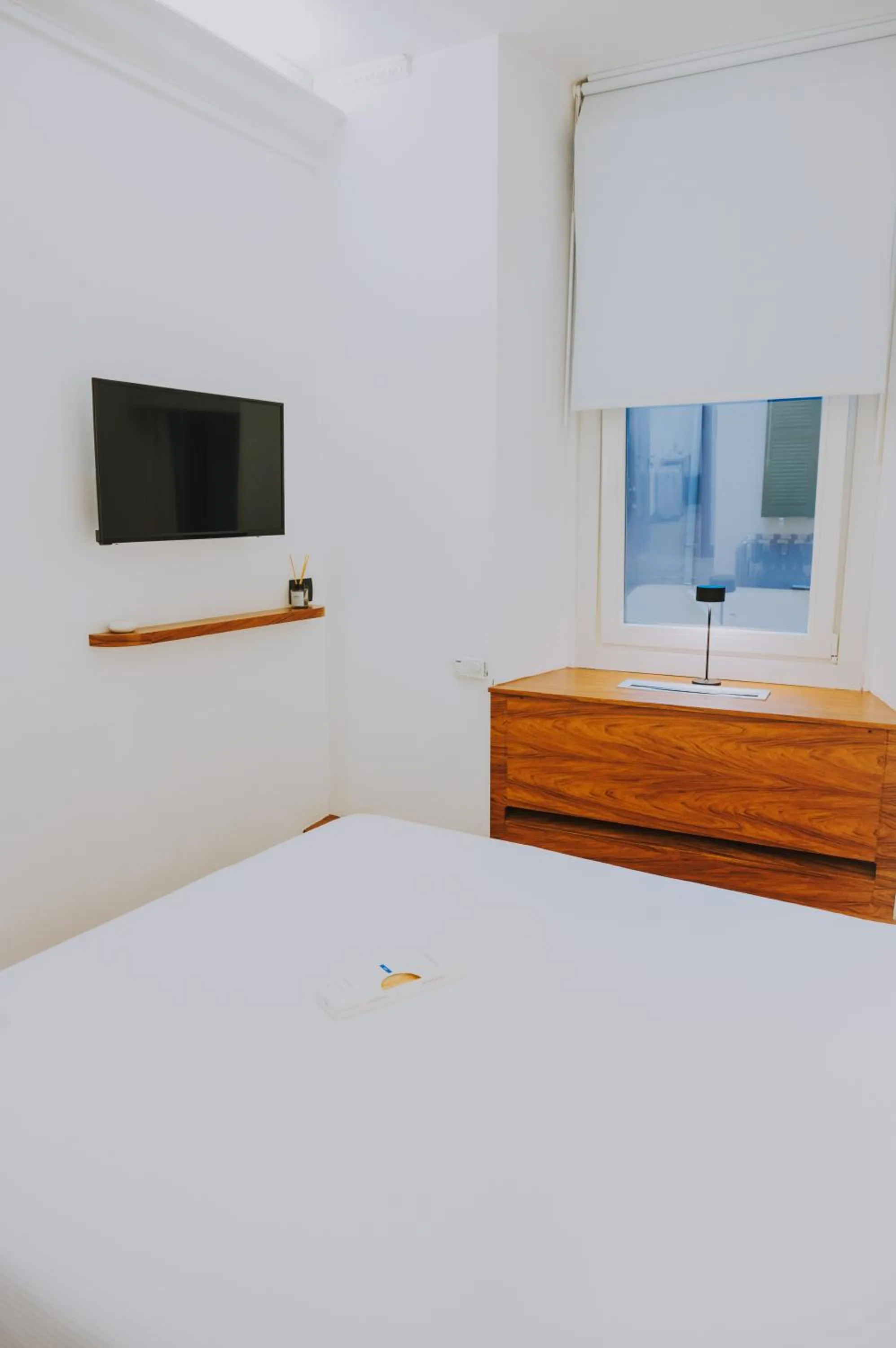 Bed in Albergo Delle Regioni, Barberini - Fontana di Trevi