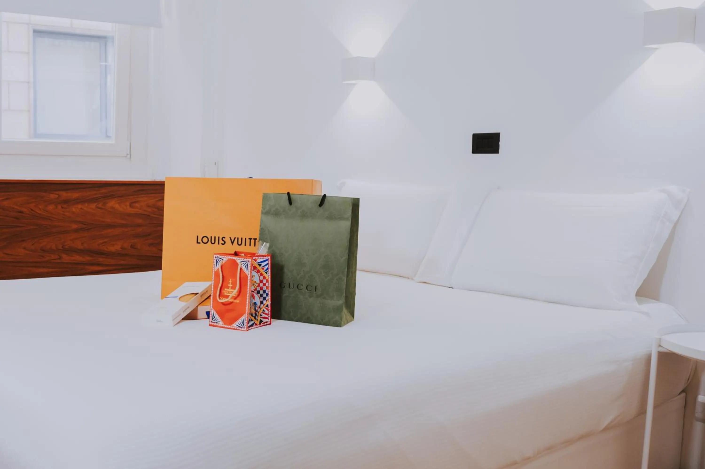 Bed in Albergo Delle Regioni, Barberini - Fontana di Trevi