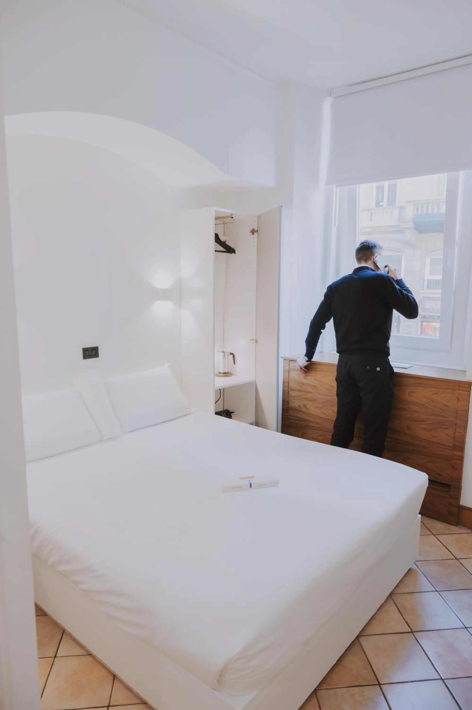 Bed in Albergo Delle Regioni, Barberini - Fontana di Trevi