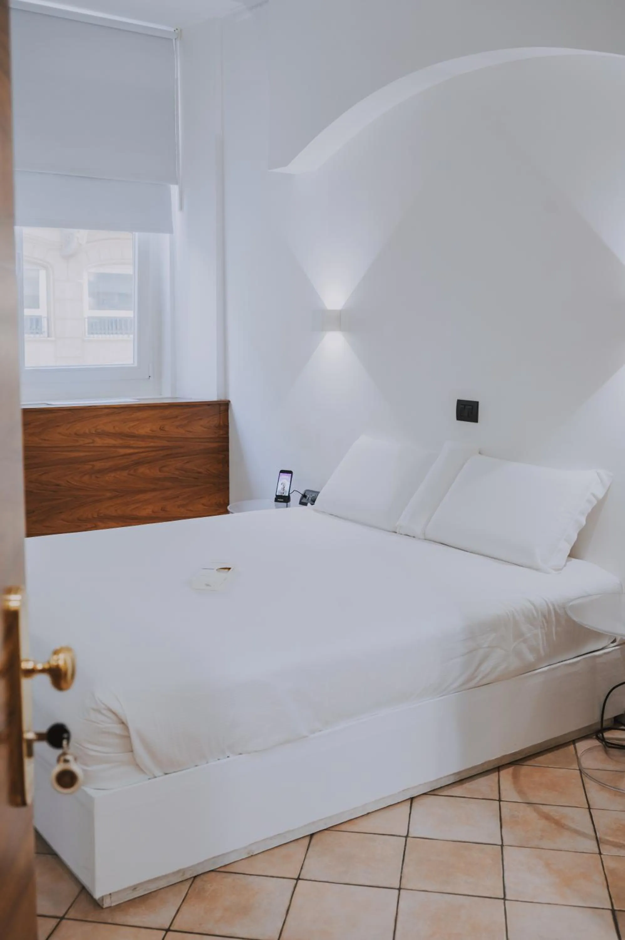 Bed in Albergo Delle Regioni, Barberini - Fontana di Trevi