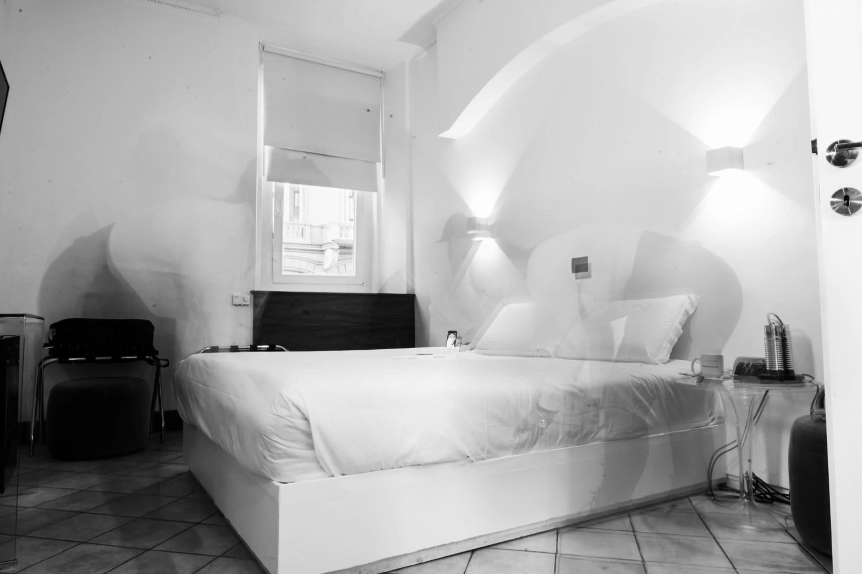 Bed in Albergo Delle Regioni, Barberini - Fontana di Trevi