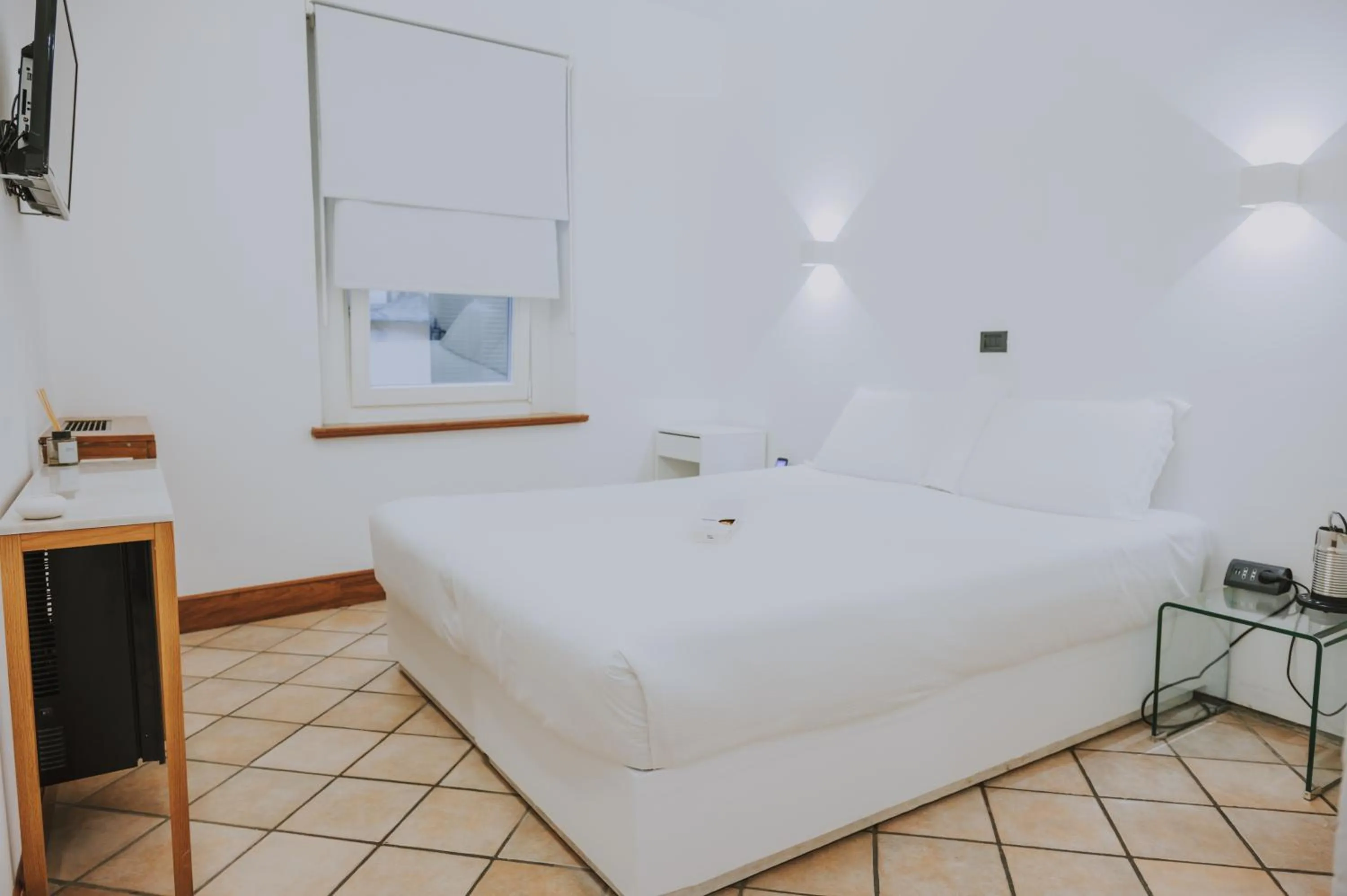 Bed in Albergo Delle Regioni, Barberini - Fontana di Trevi