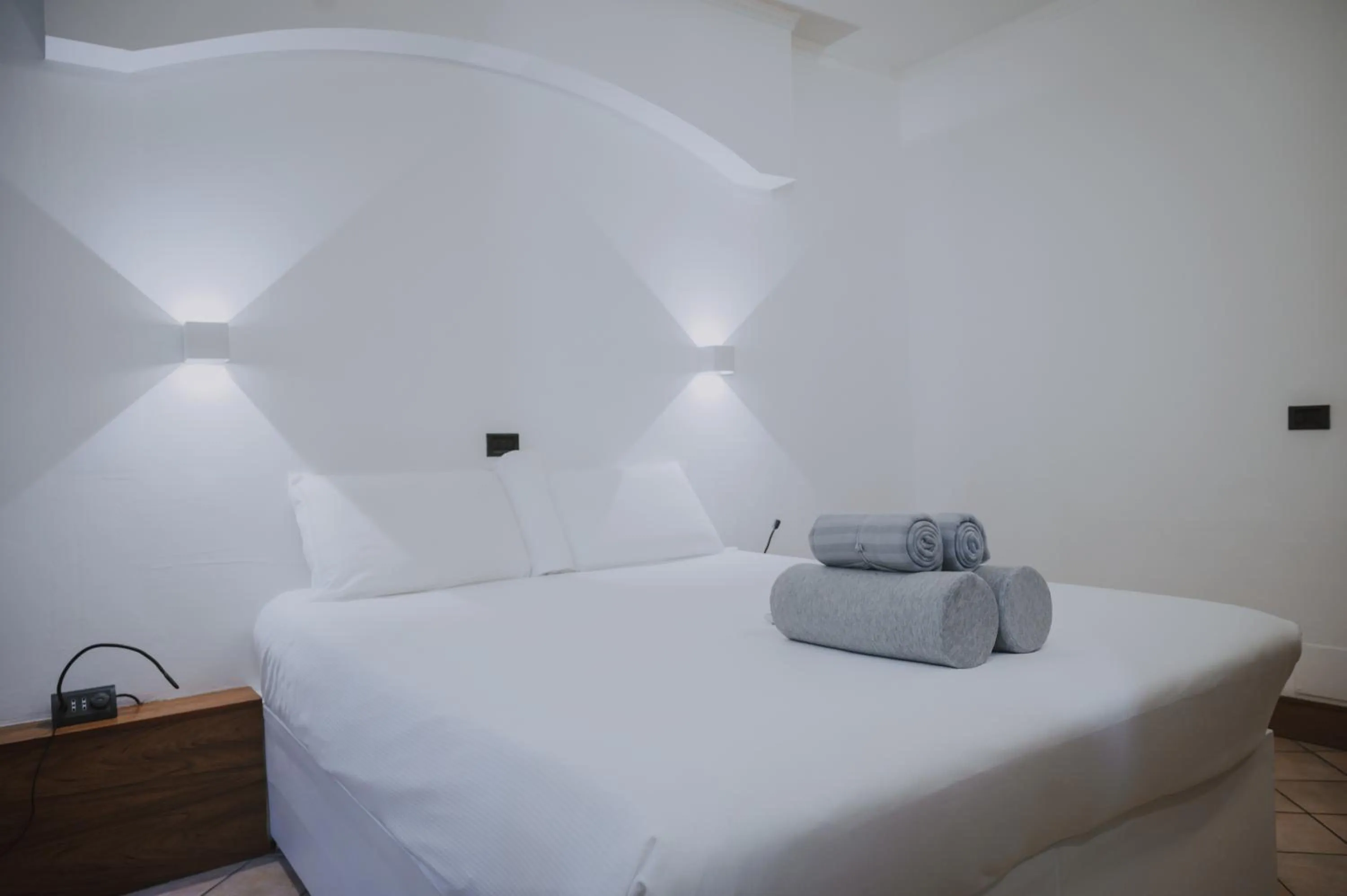 Bed in Albergo Delle Regioni, Barberini - Fontana di Trevi