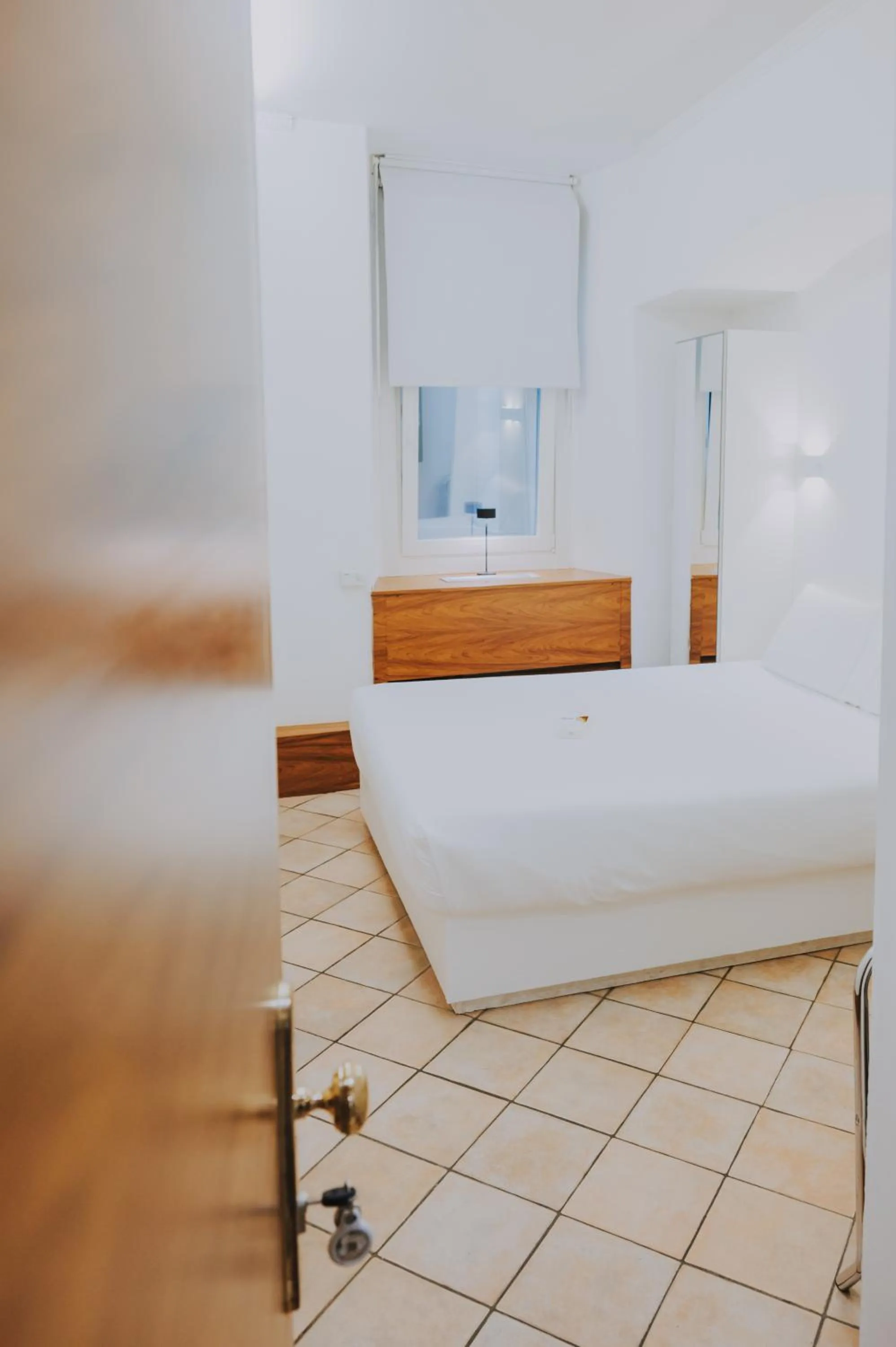 Bed in Albergo Delle Regioni, Barberini - Fontana di Trevi